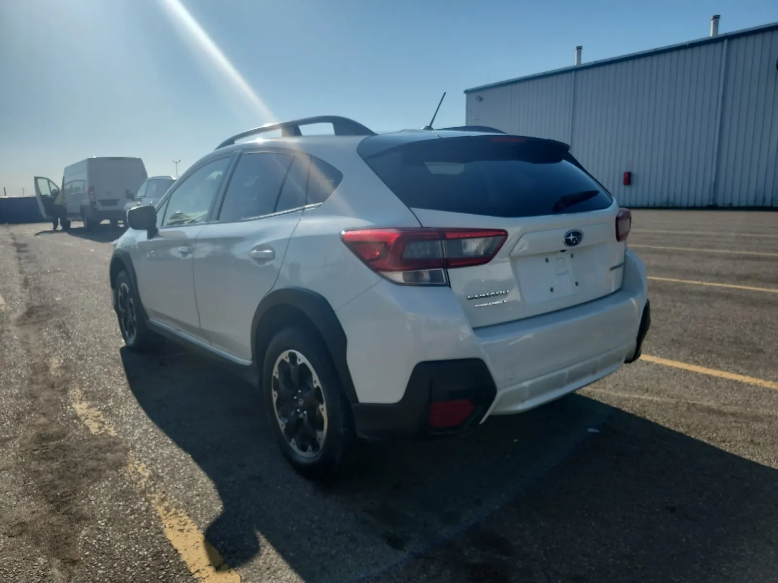 Driver Rear 3/4 Photo