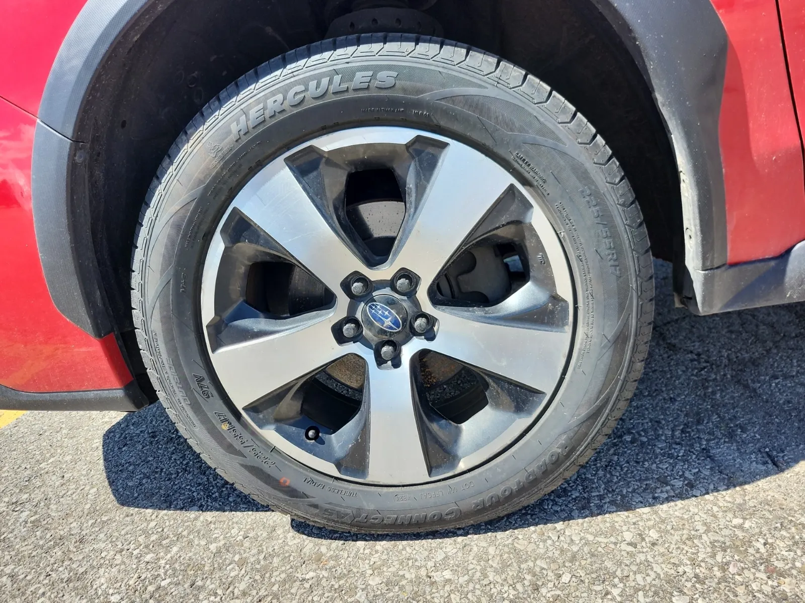 Front driver wheel/tire photo