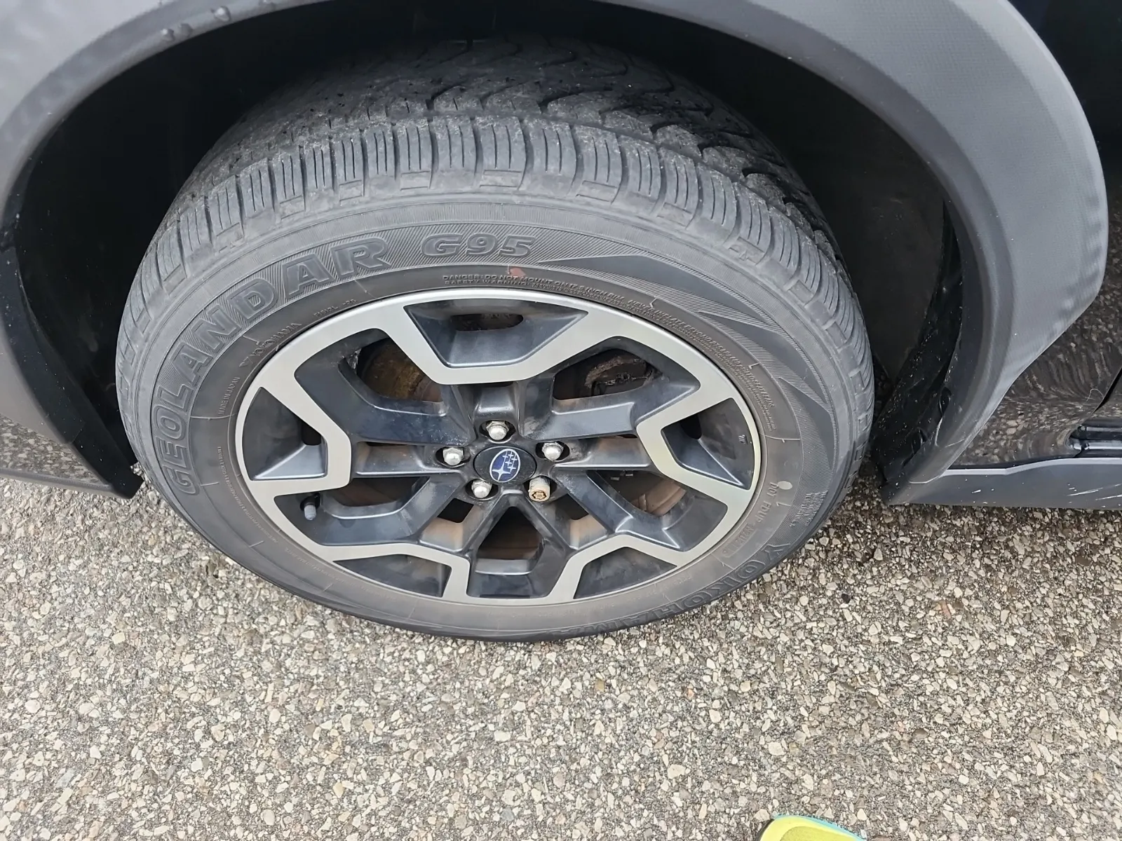 Front driver wheel/tire photo