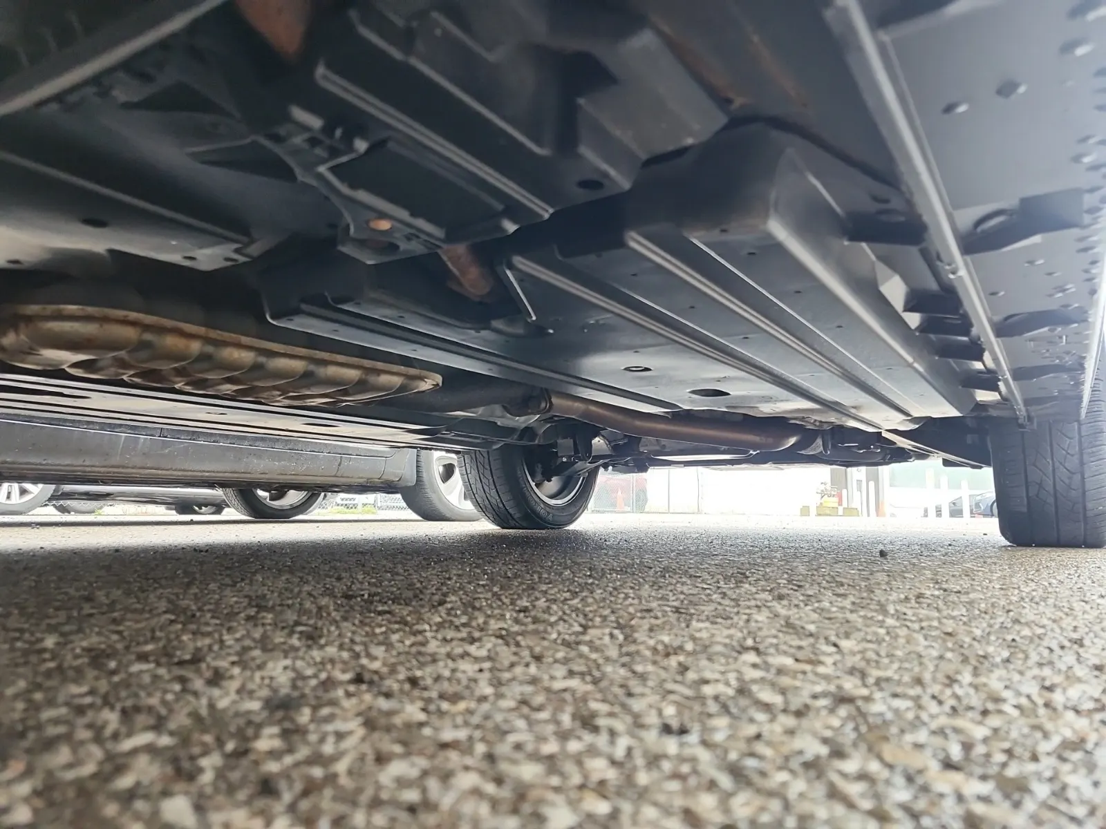 Undercarriage - Passenger Photo