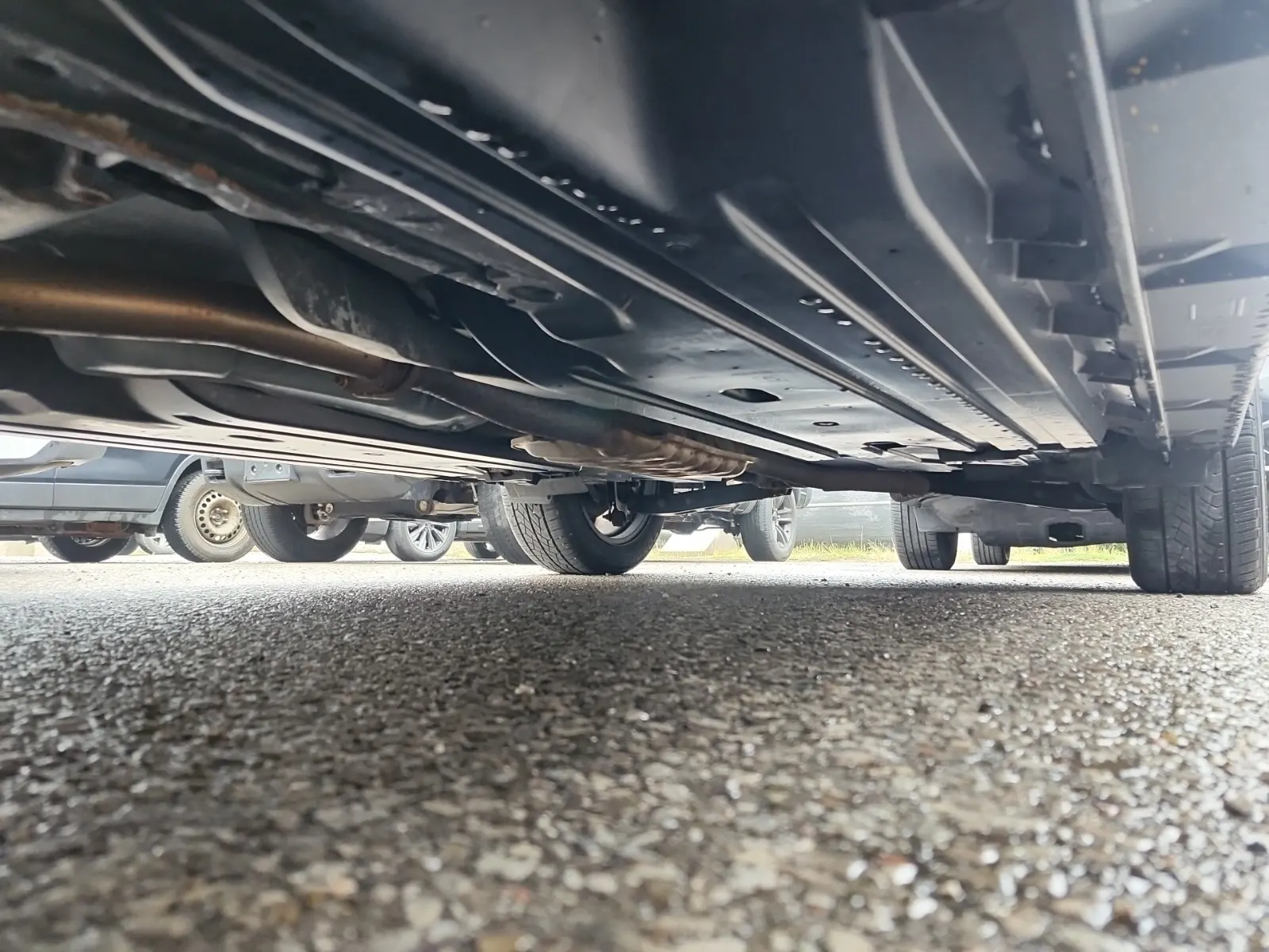 Undercarriage - Driver Photo