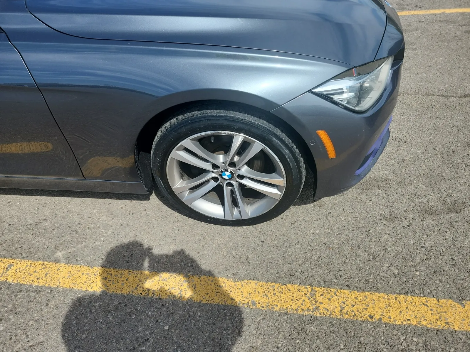 Right Front Wheel/Tire Photo