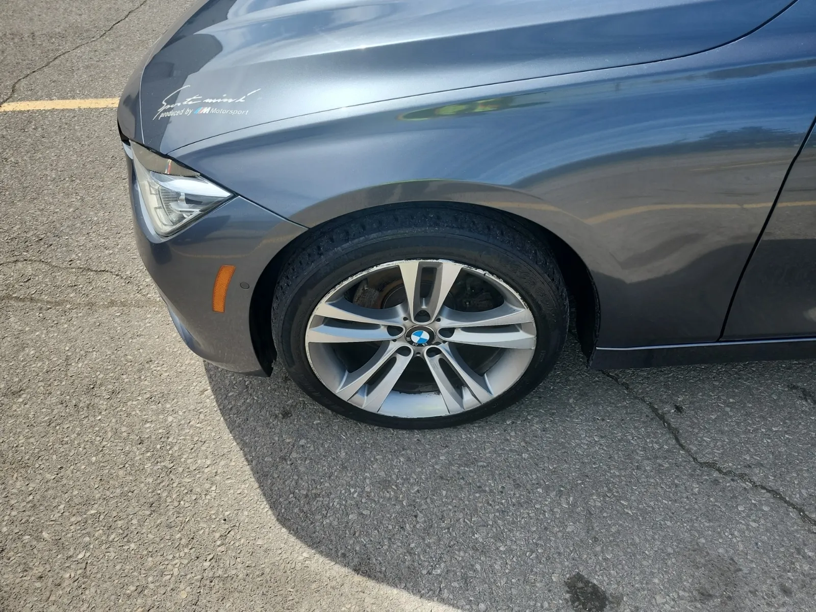 Front driver wheel/tire photo