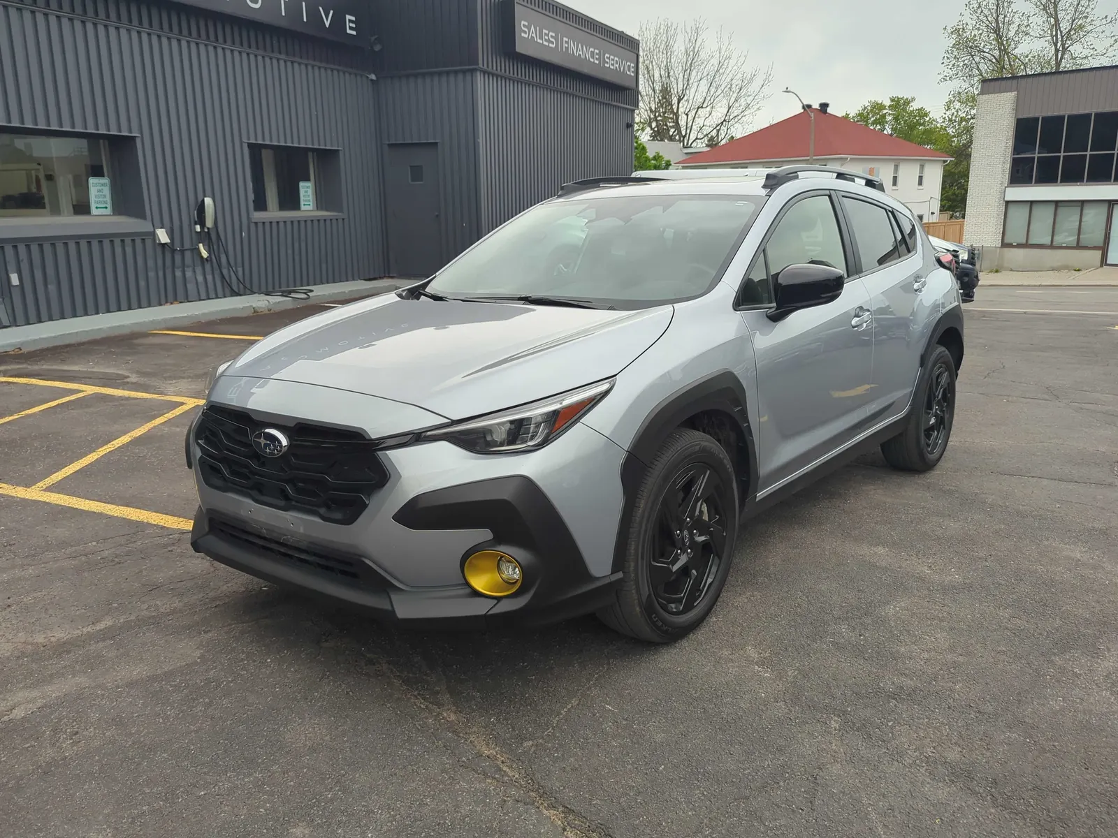 3/4 Front (Main image)