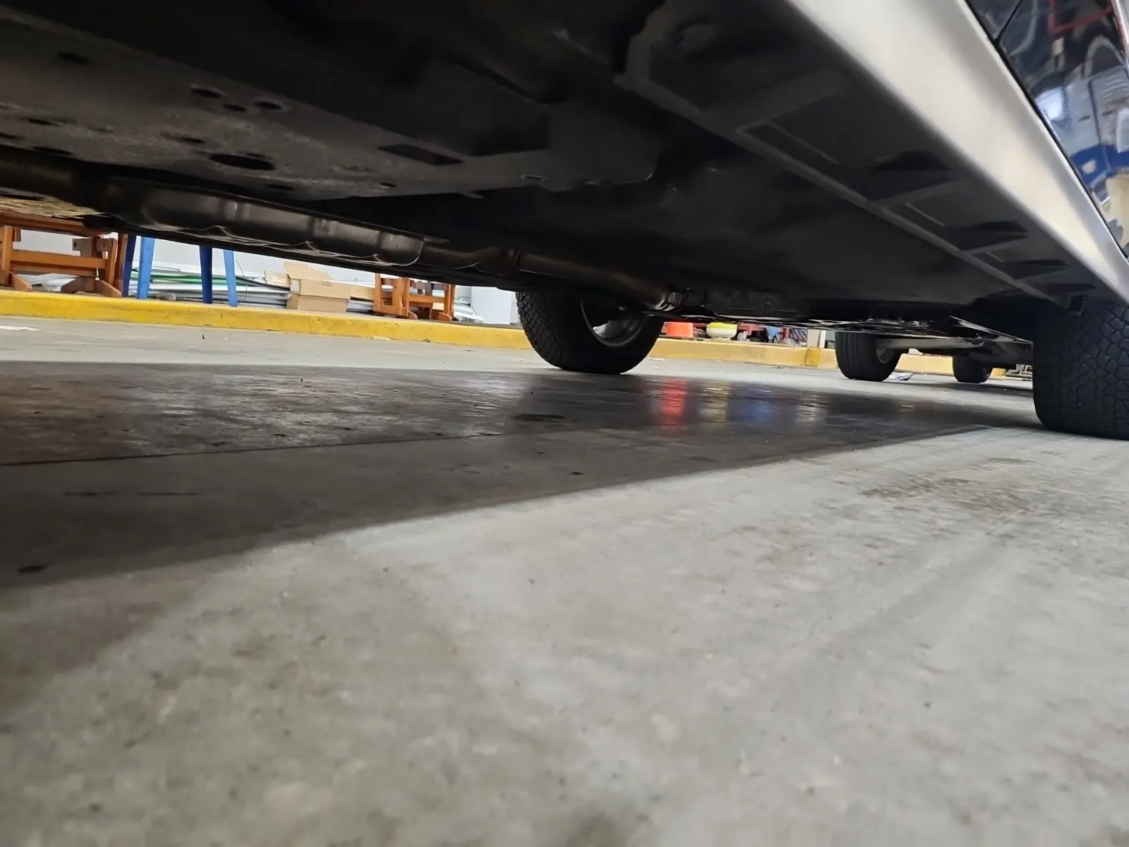 Undercarriage - Passenger Photo