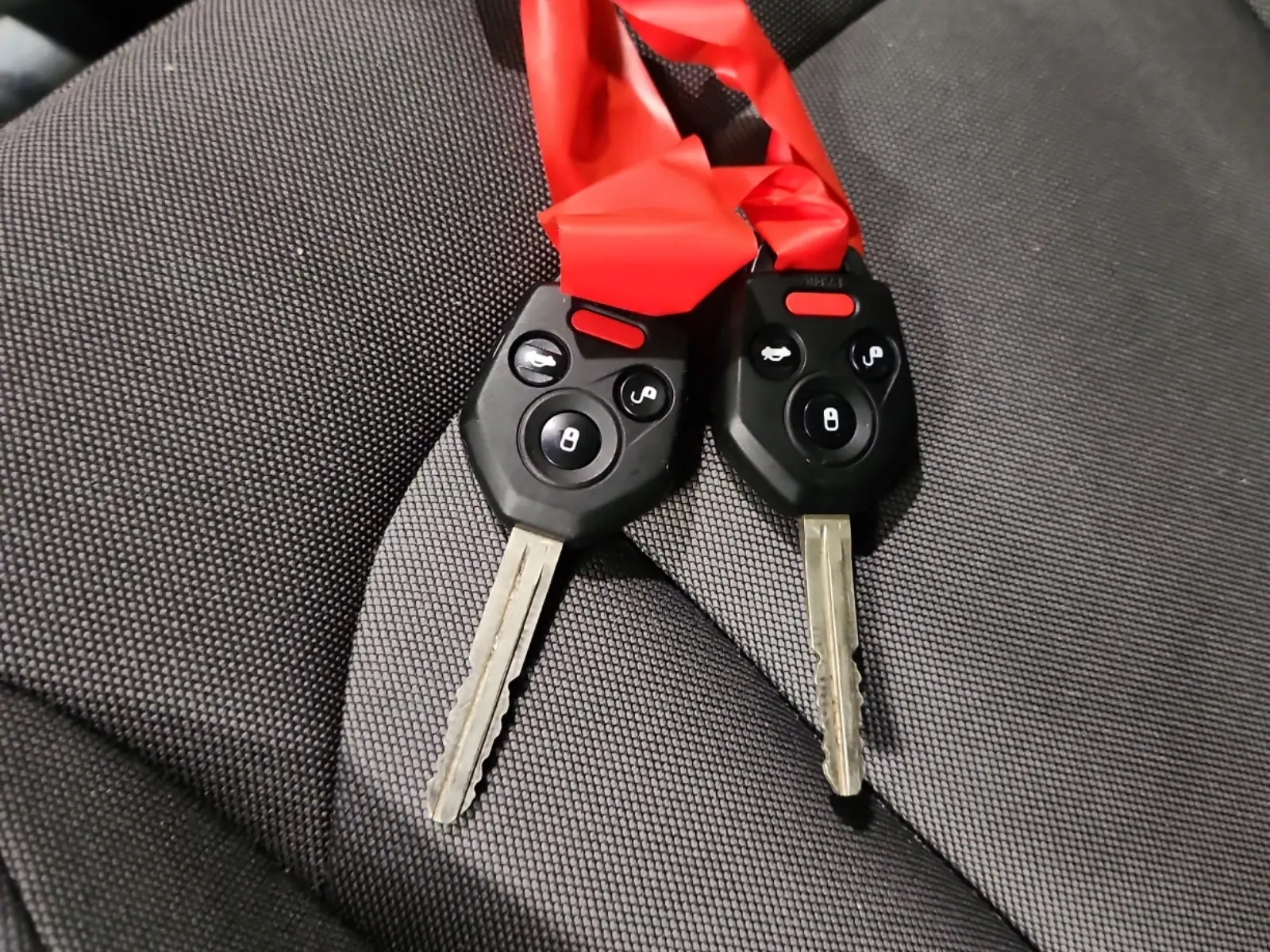 Keys/Fobs/Manual Photo