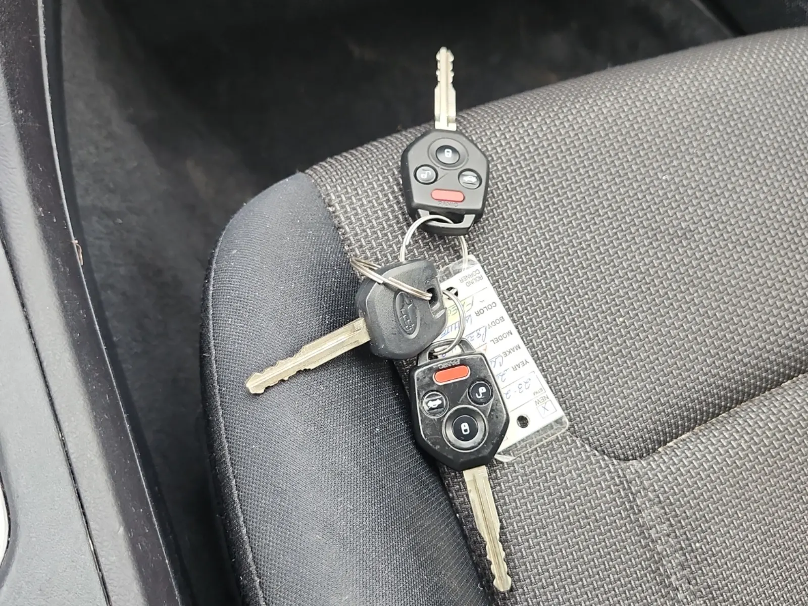 Keys/Fobs/Manual Photo
