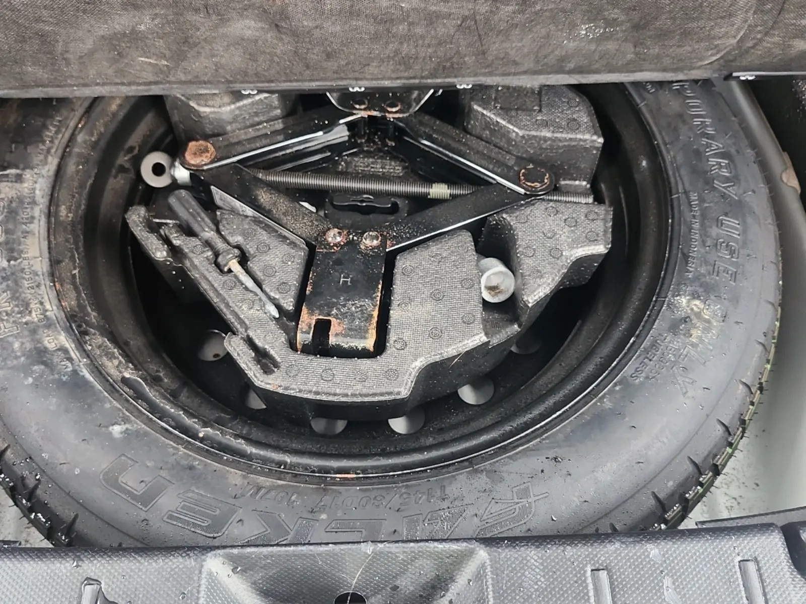 Spare Tire & Wheel Photo