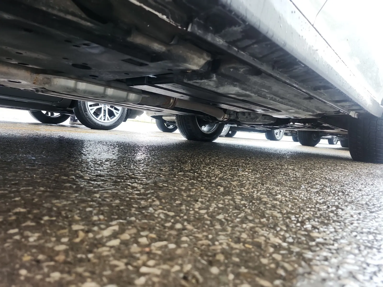 Undercarriage - Passenger Photo