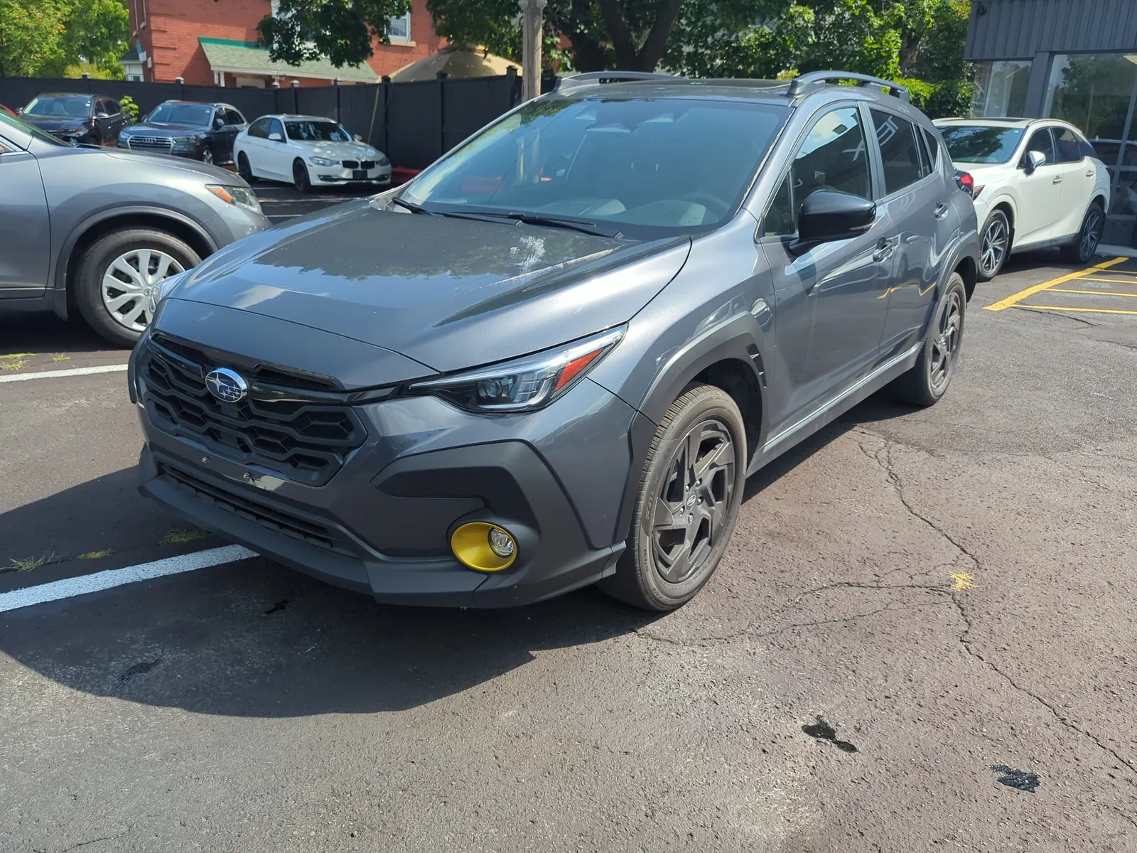 3/4 Front (Main image)