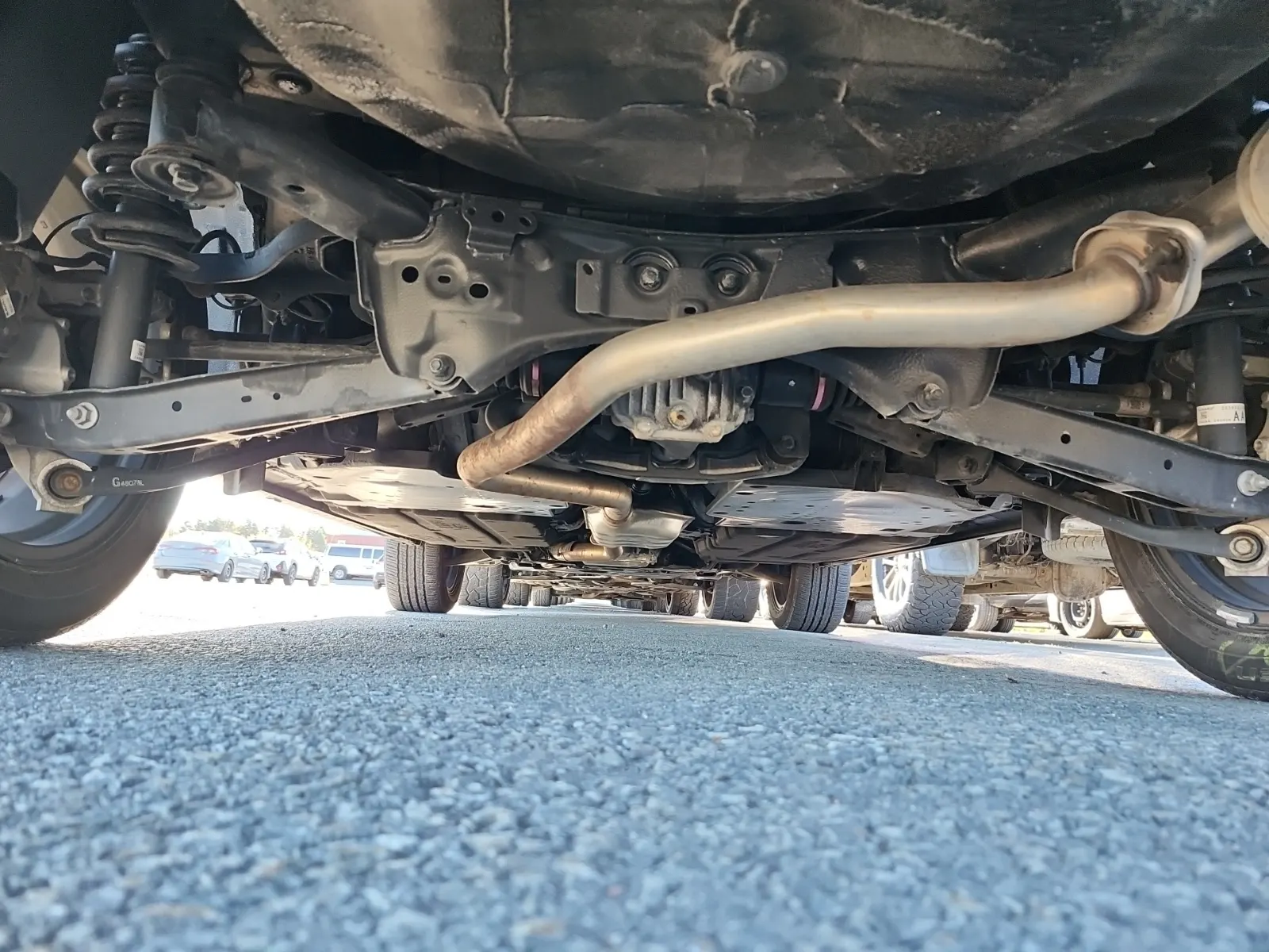 Undercarriage - Rear Photo