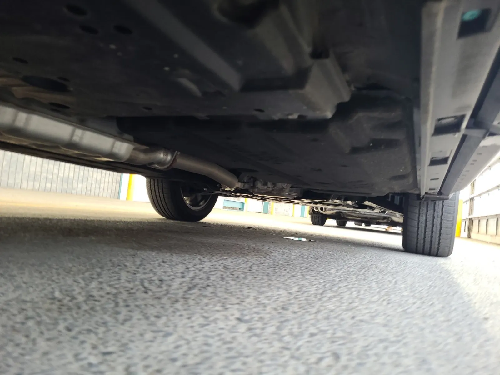 Undercarriage - Passenger Photo