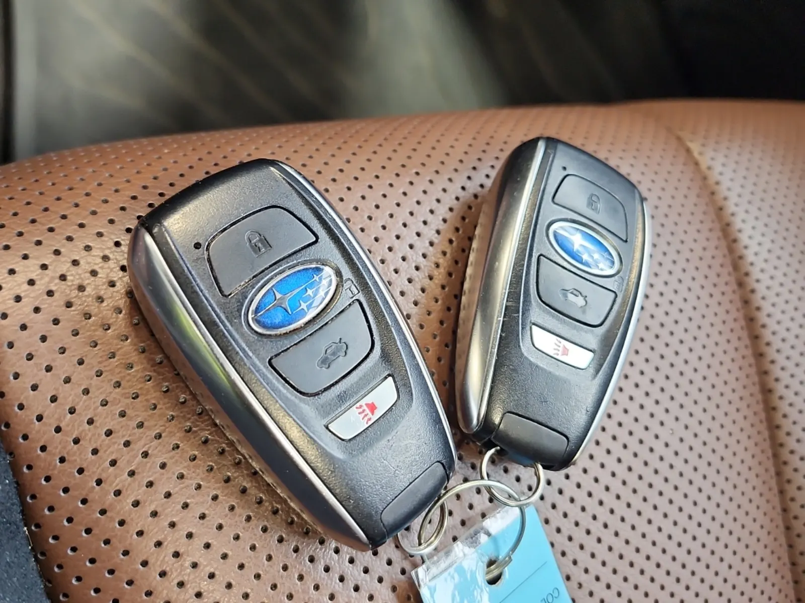 Keys/Fobs/Manual Photo