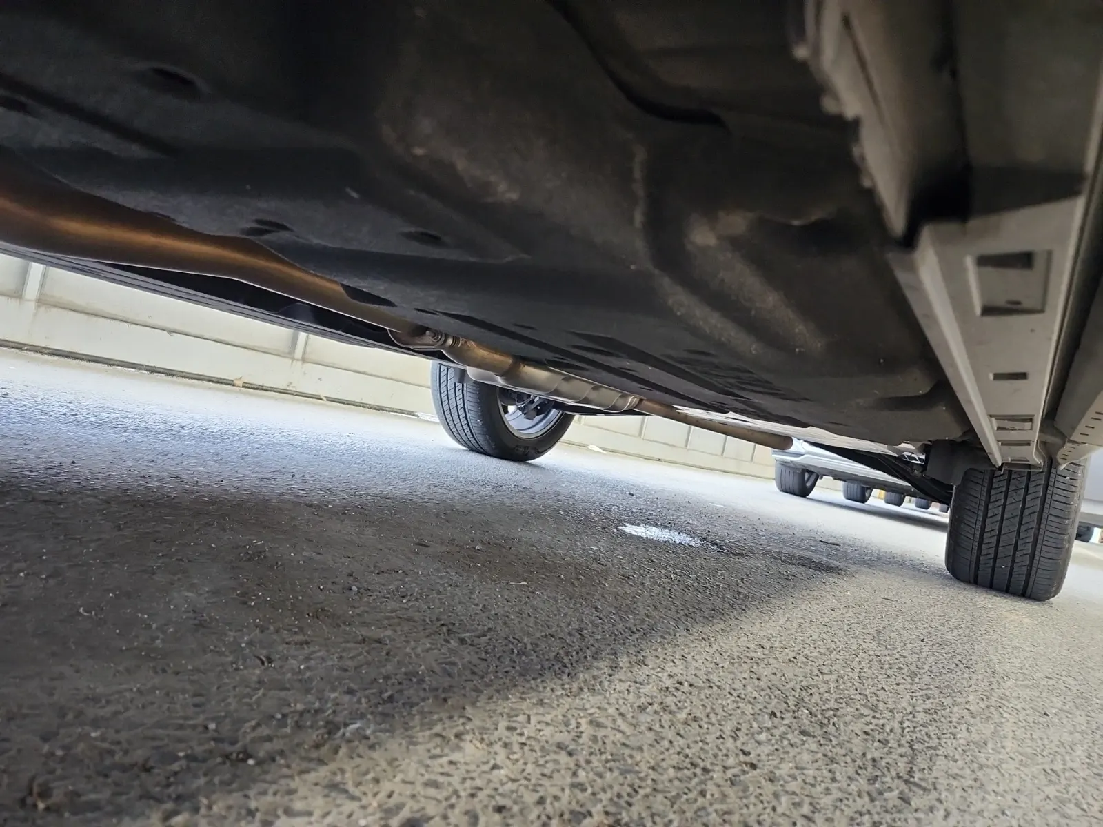 Undercarriage - Driver Photo