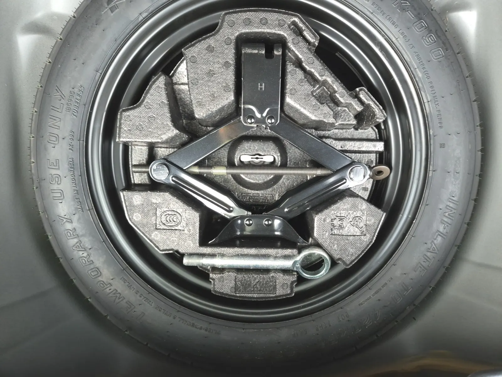 Spare Tire & Wheel Photo