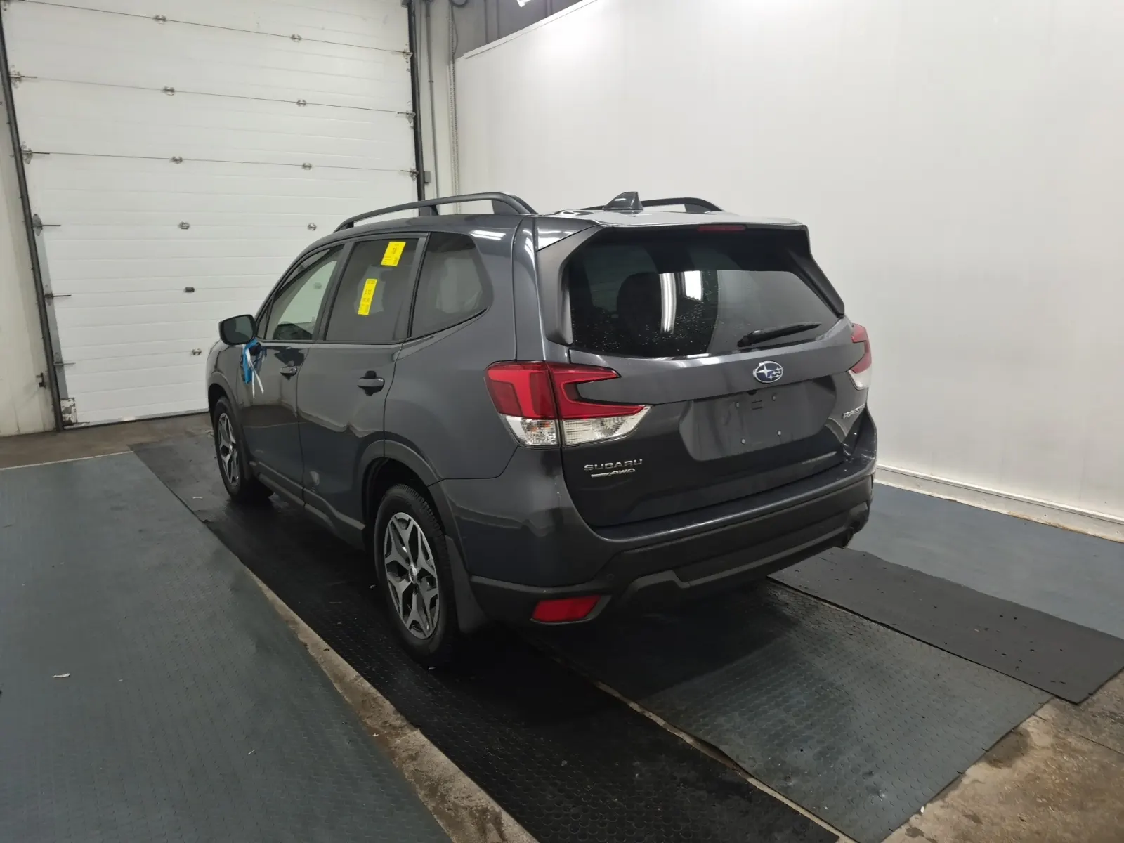 Driver Rear 3/4 Photo
