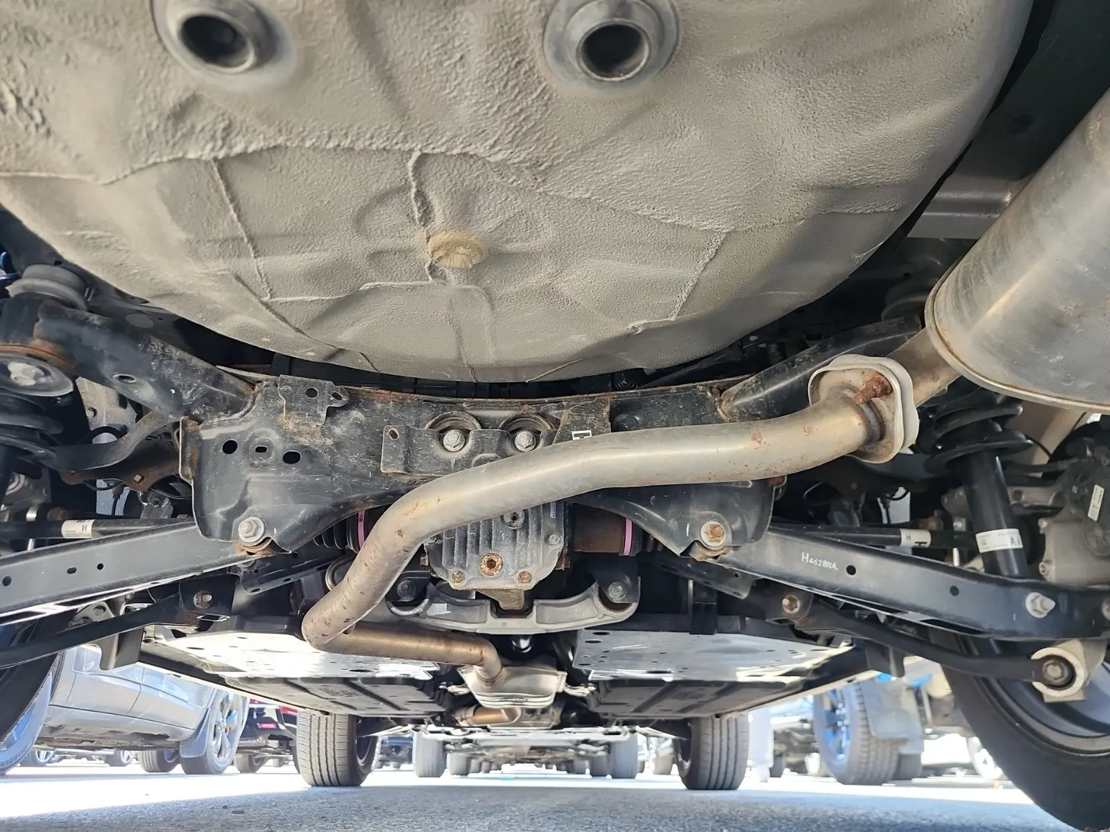 Undercarriage - Rear Photo