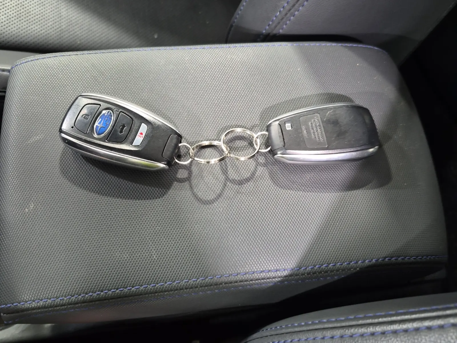 Keys/Fobs/Manual Photo