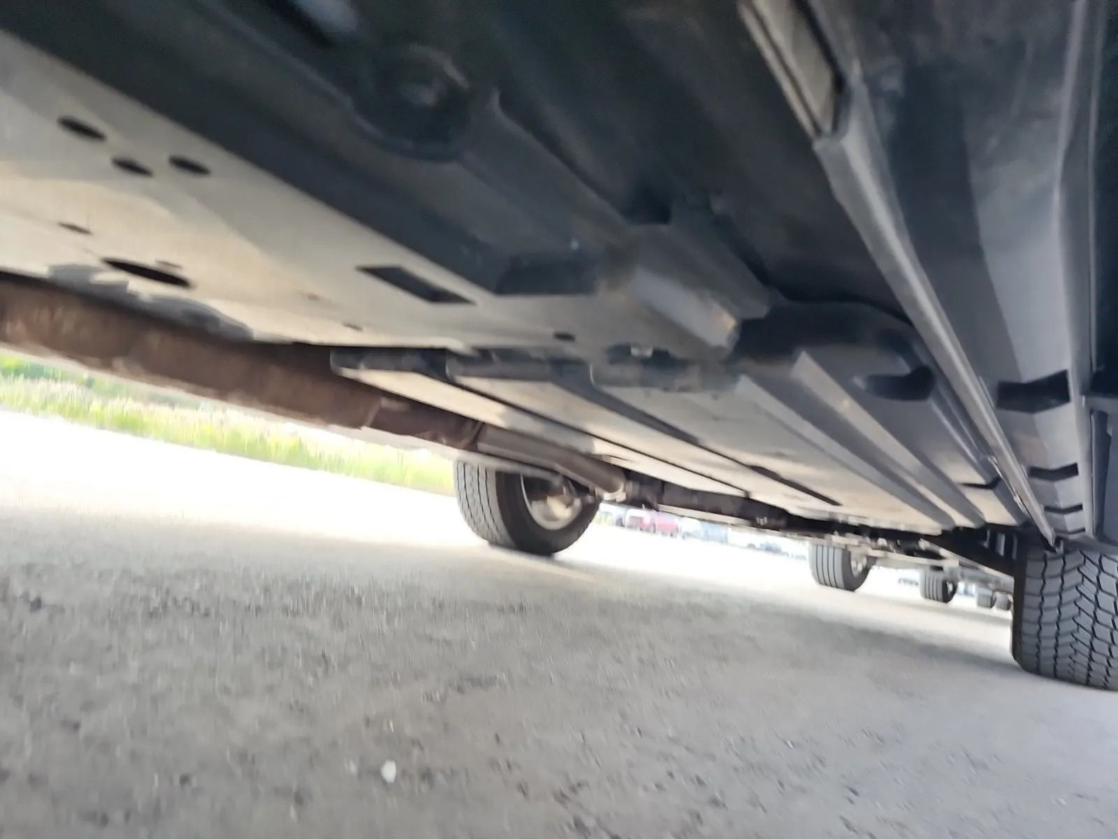 Undercarriage - Passenger Photo