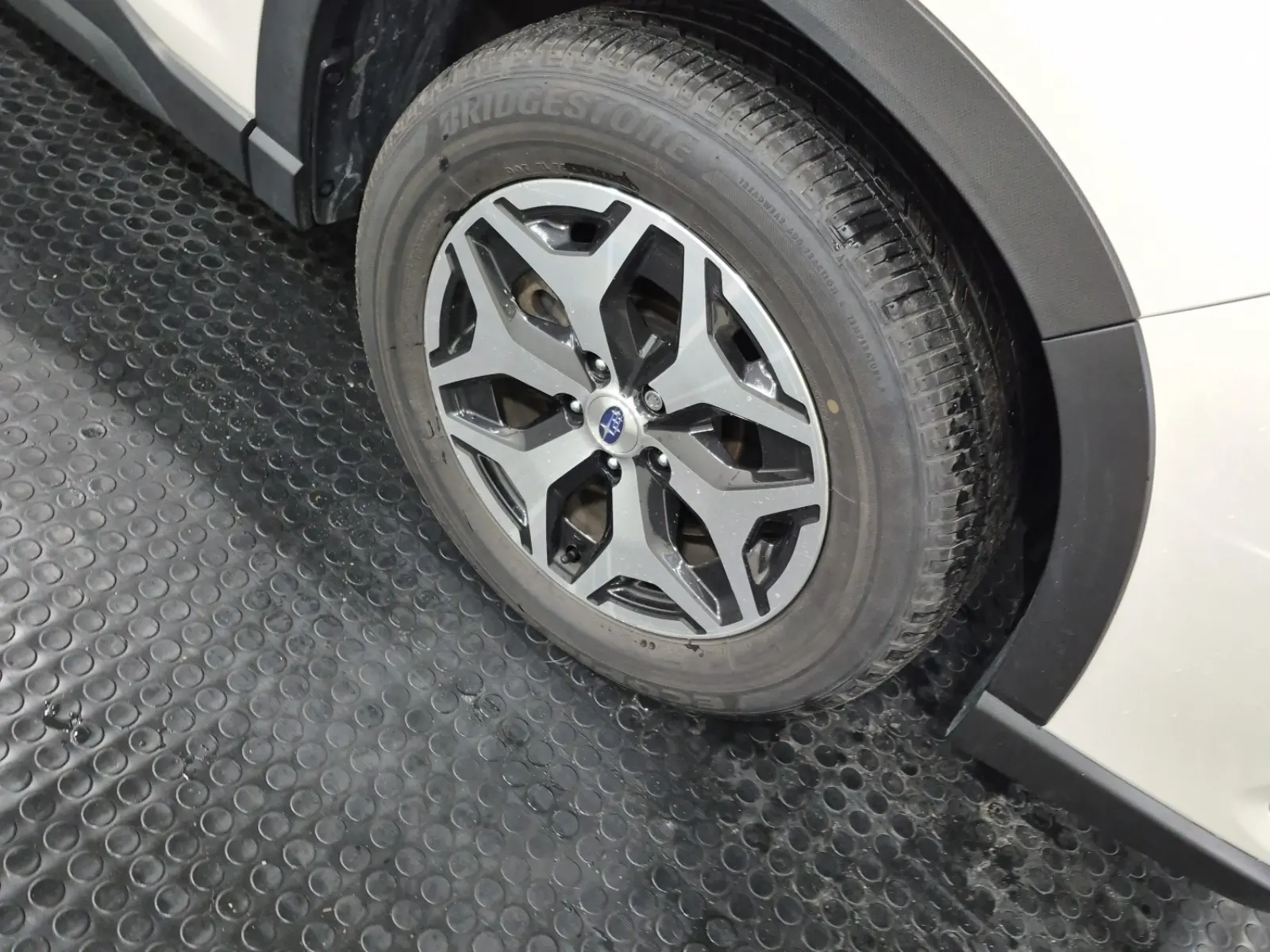 Right Front Wheel/Tire Photo
