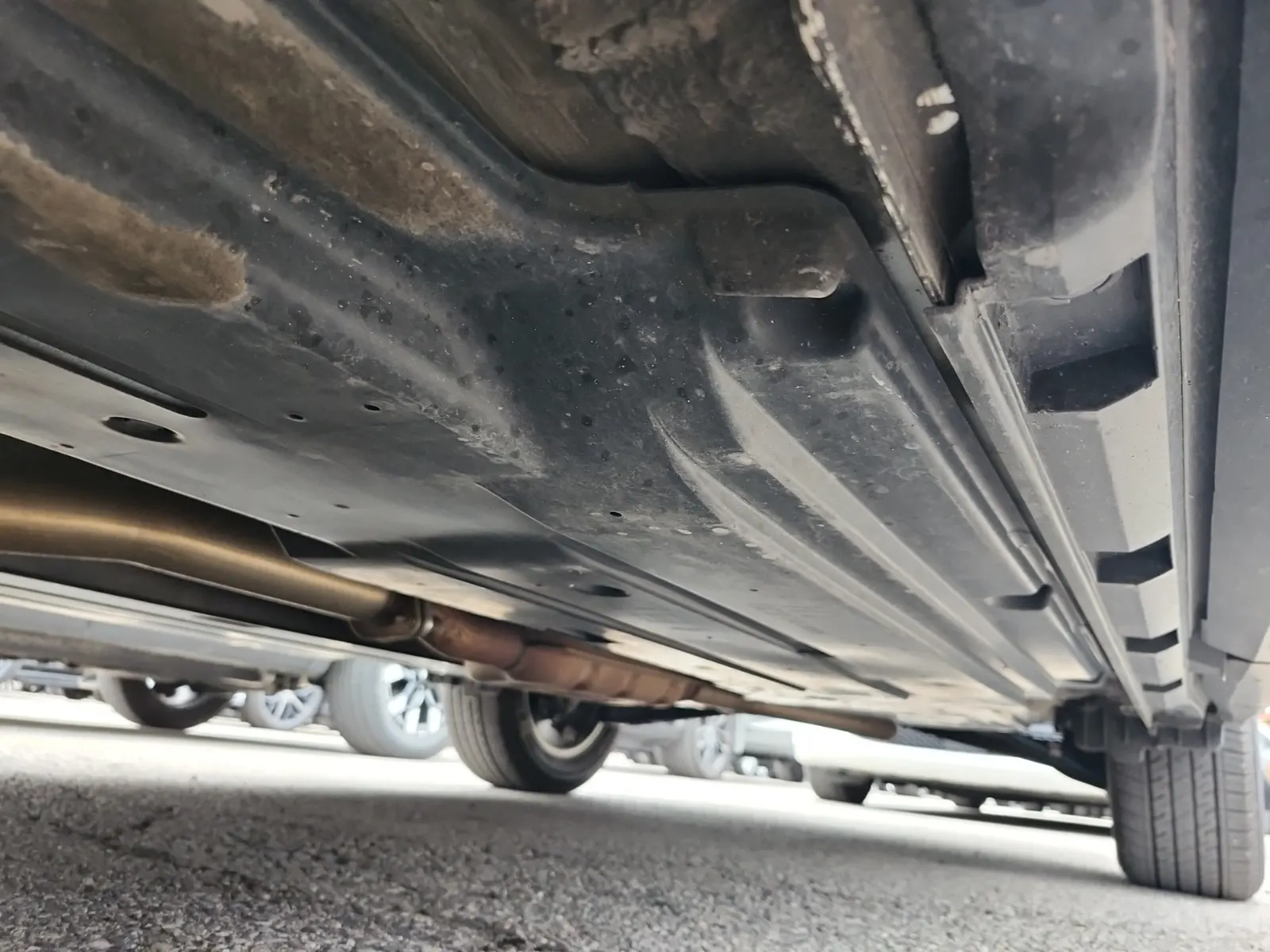 Undercarriage - Driver Photo