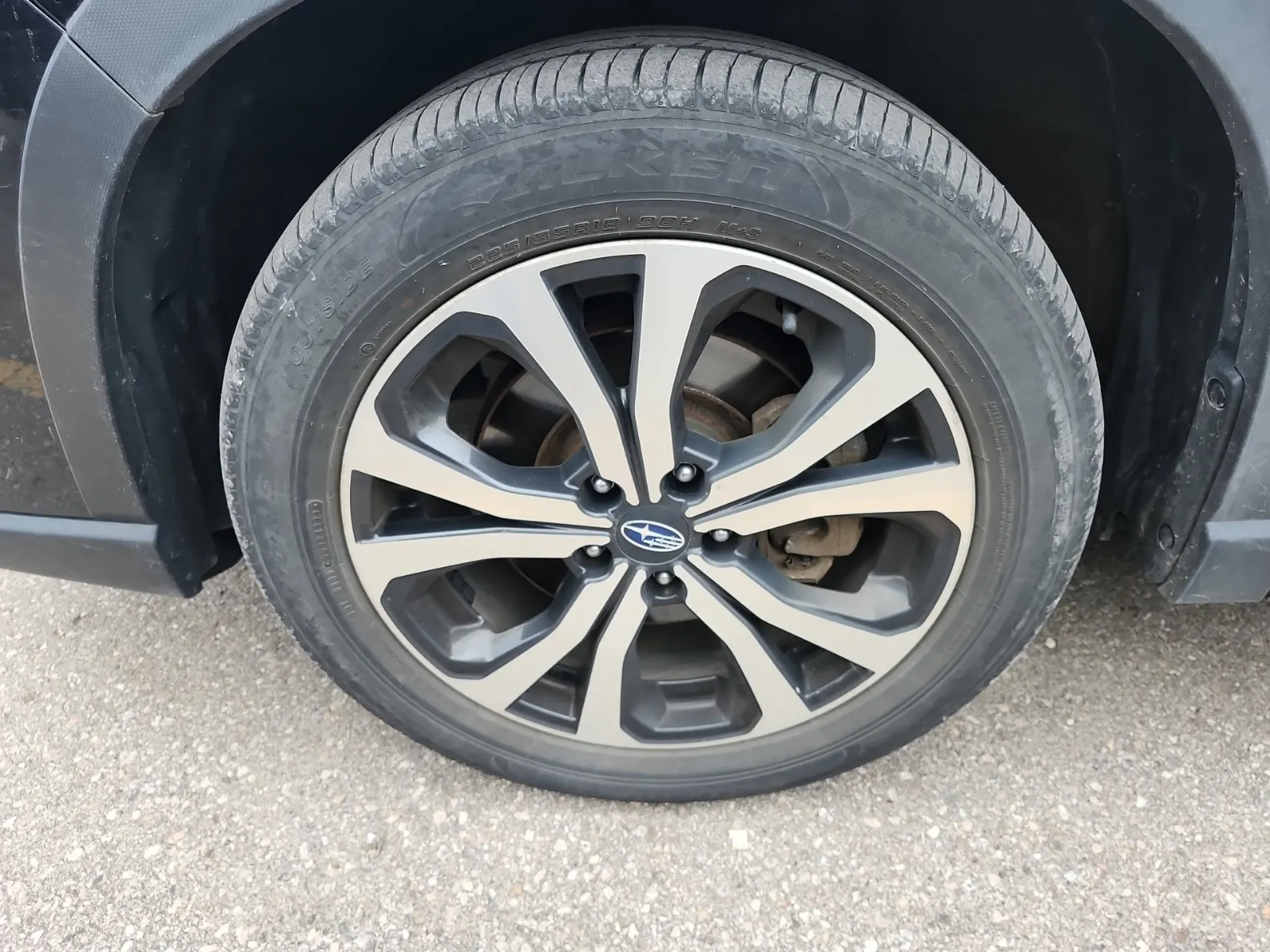 Front driver wheel/tire photo