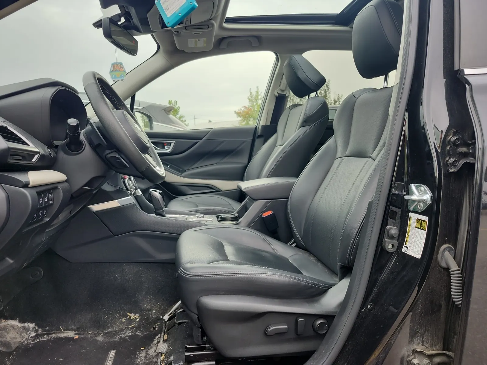 Front Interior Photo