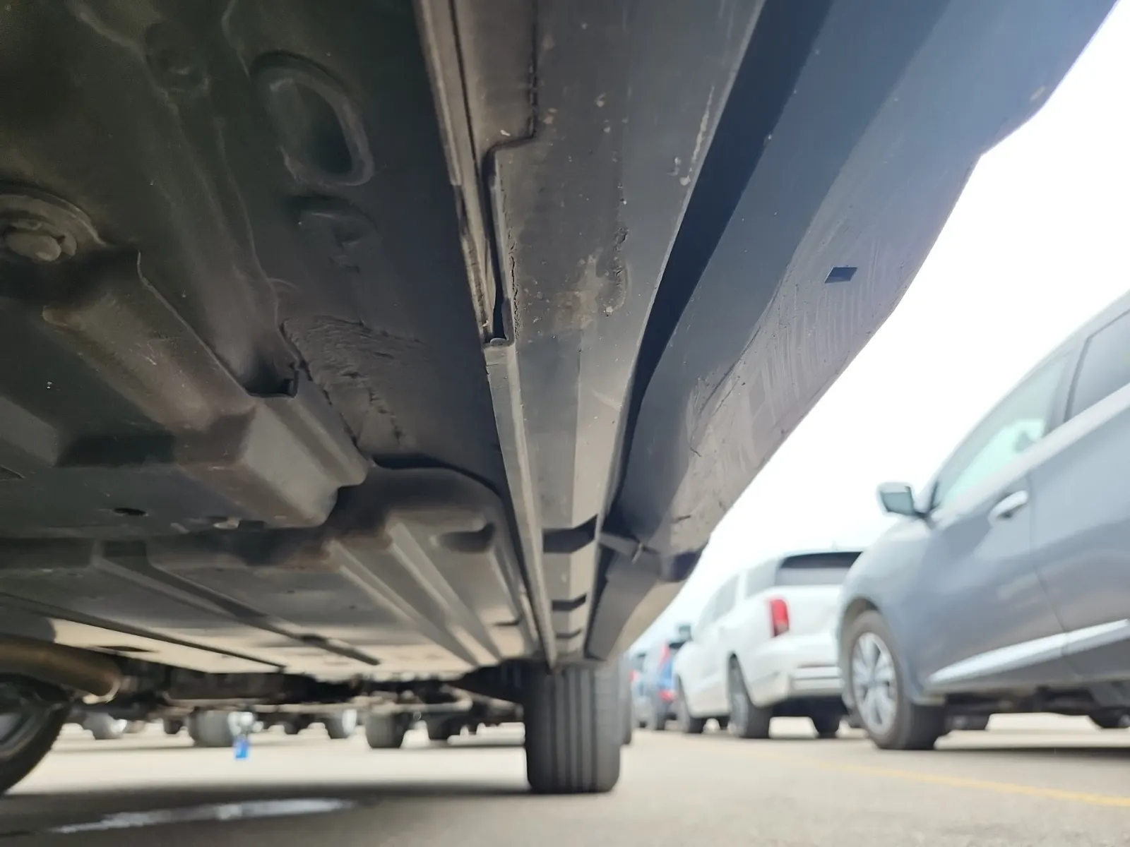 Undercarriage - Passenger Photo