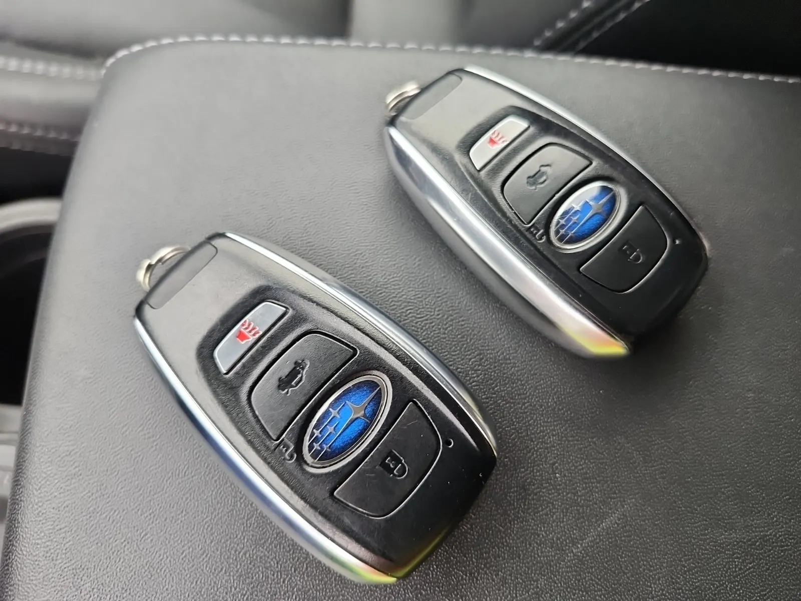 Keys/Fobs/Manual Photo