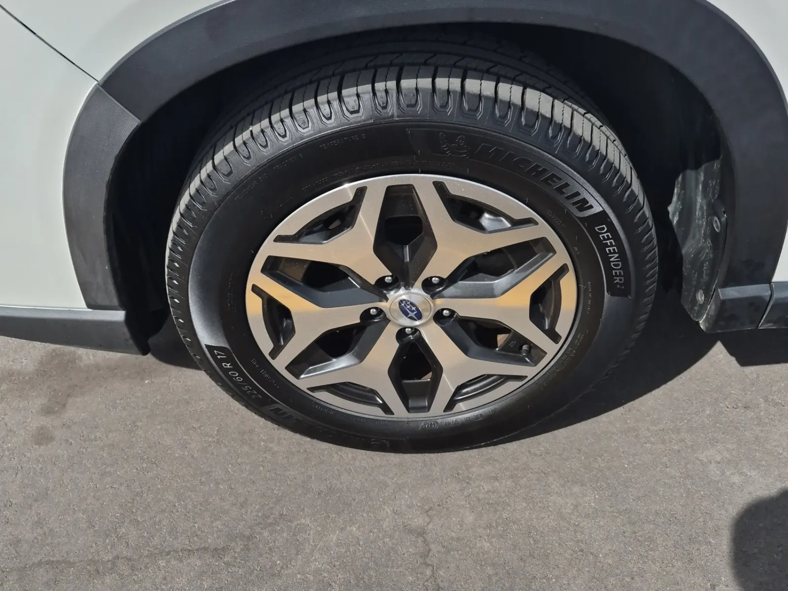 Front driver wheel/tire photo