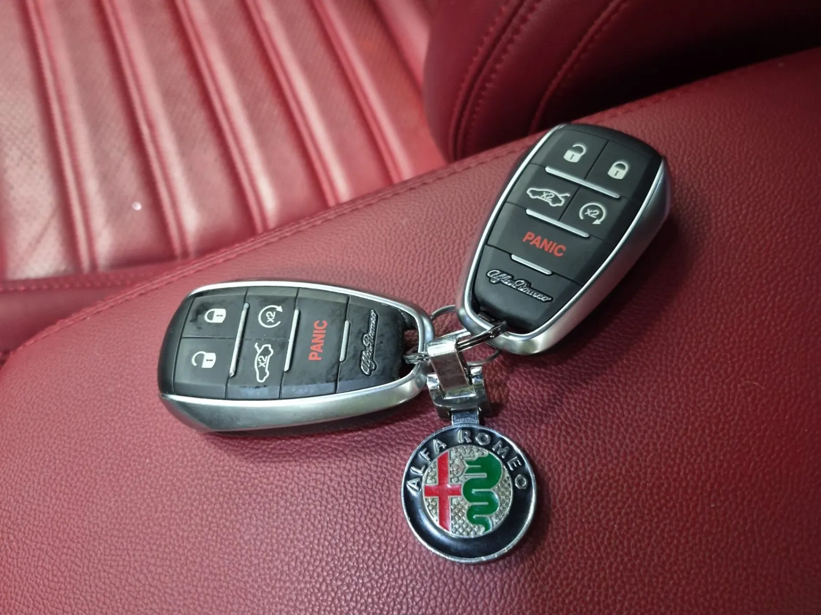 Keys/Fobs/Manual Photo