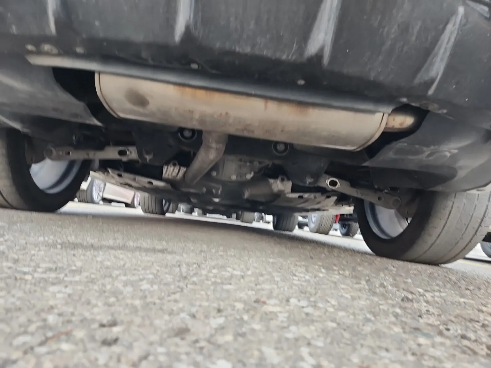 Undercarriage - Rear Photo