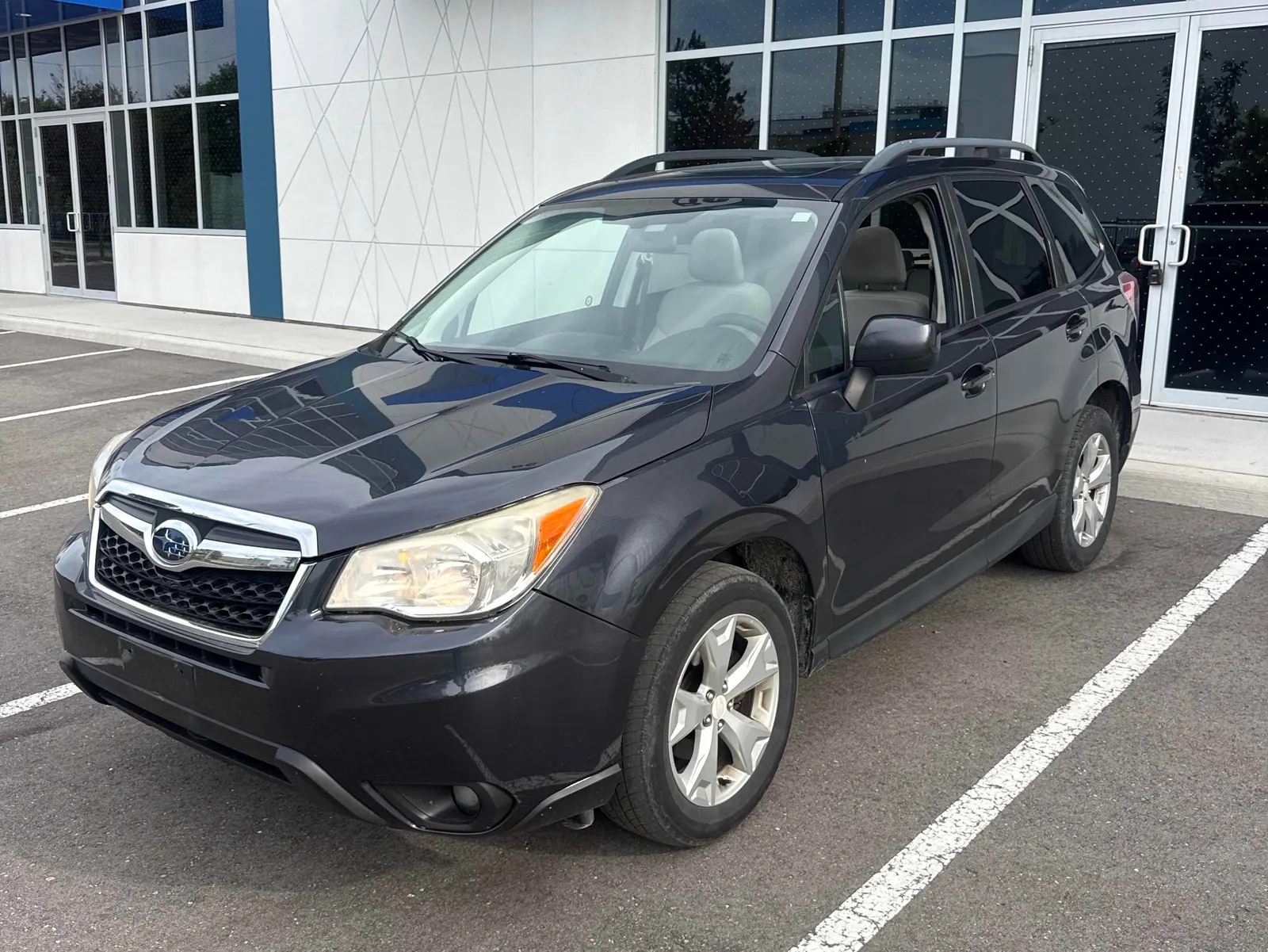 3/4 Front (Main image)
