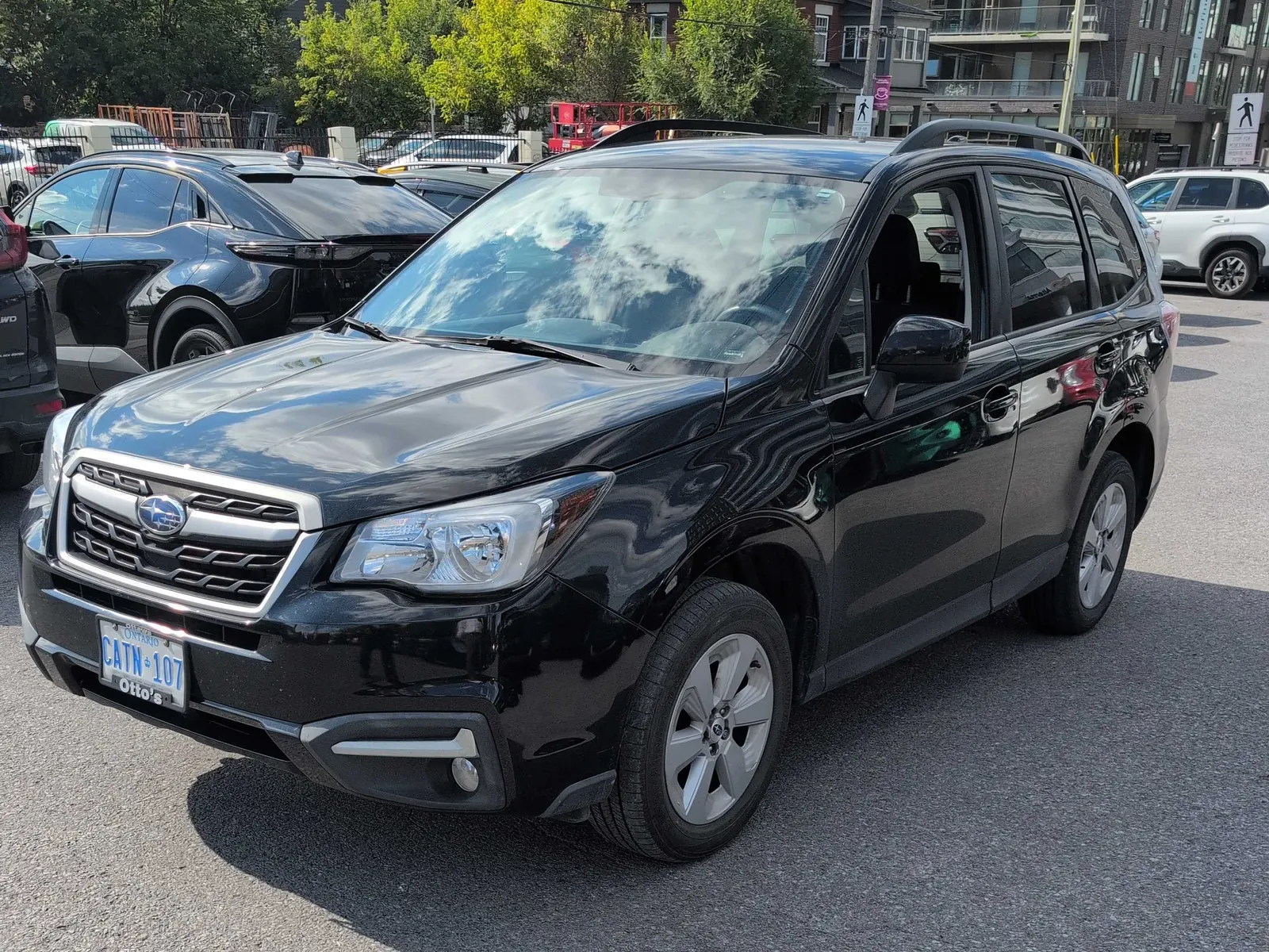3/4 Front (Main image)