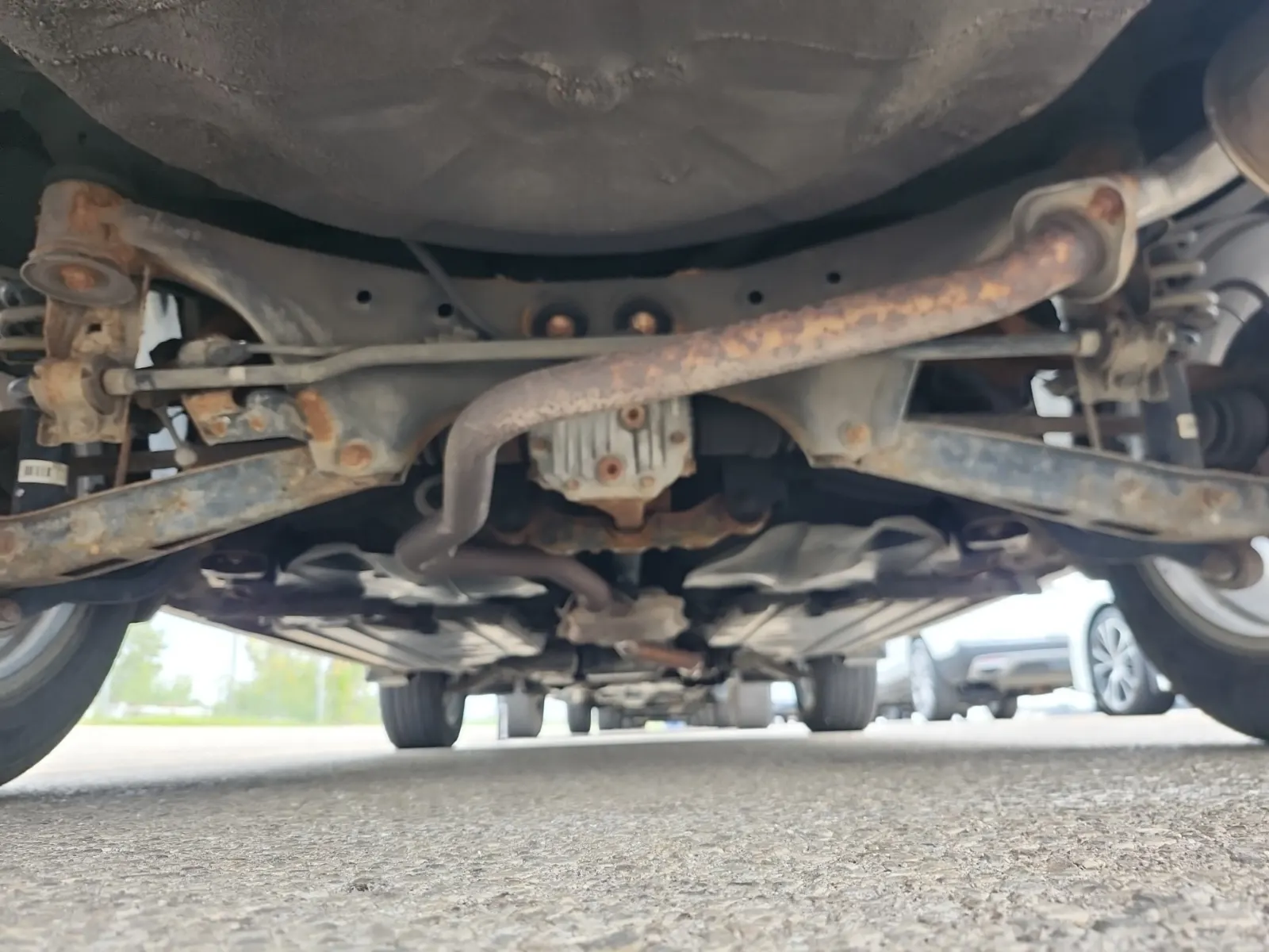 Undercarriage - Rear Photo