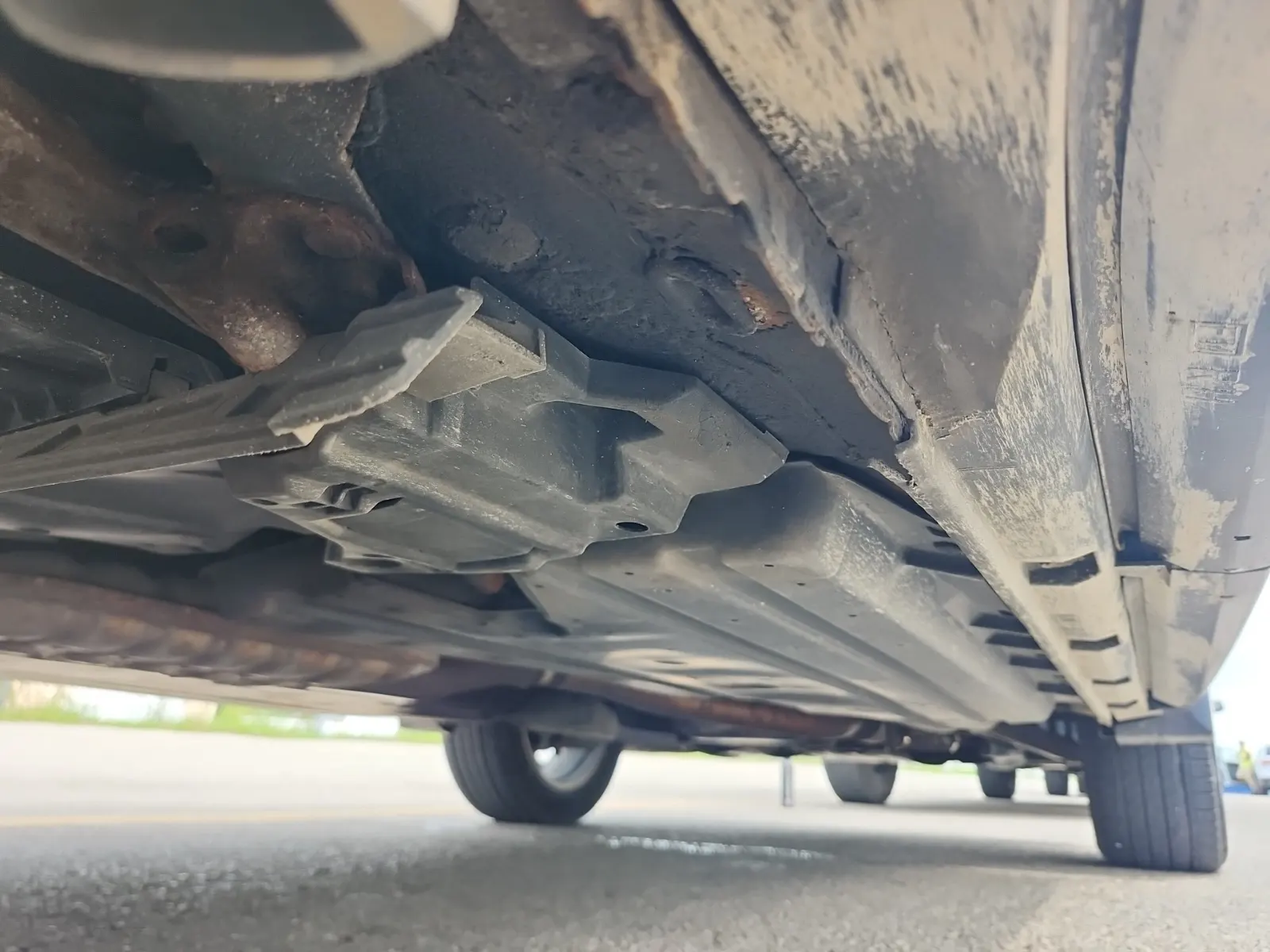 Undercarriage - Passenger Photo