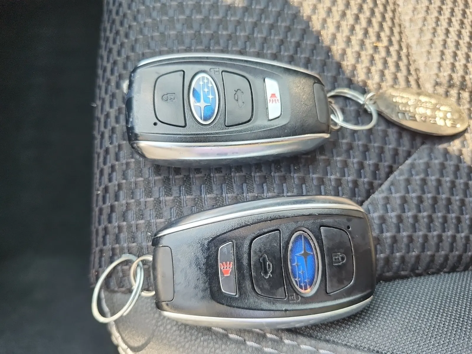 Keys/Fobs/Manual Photo