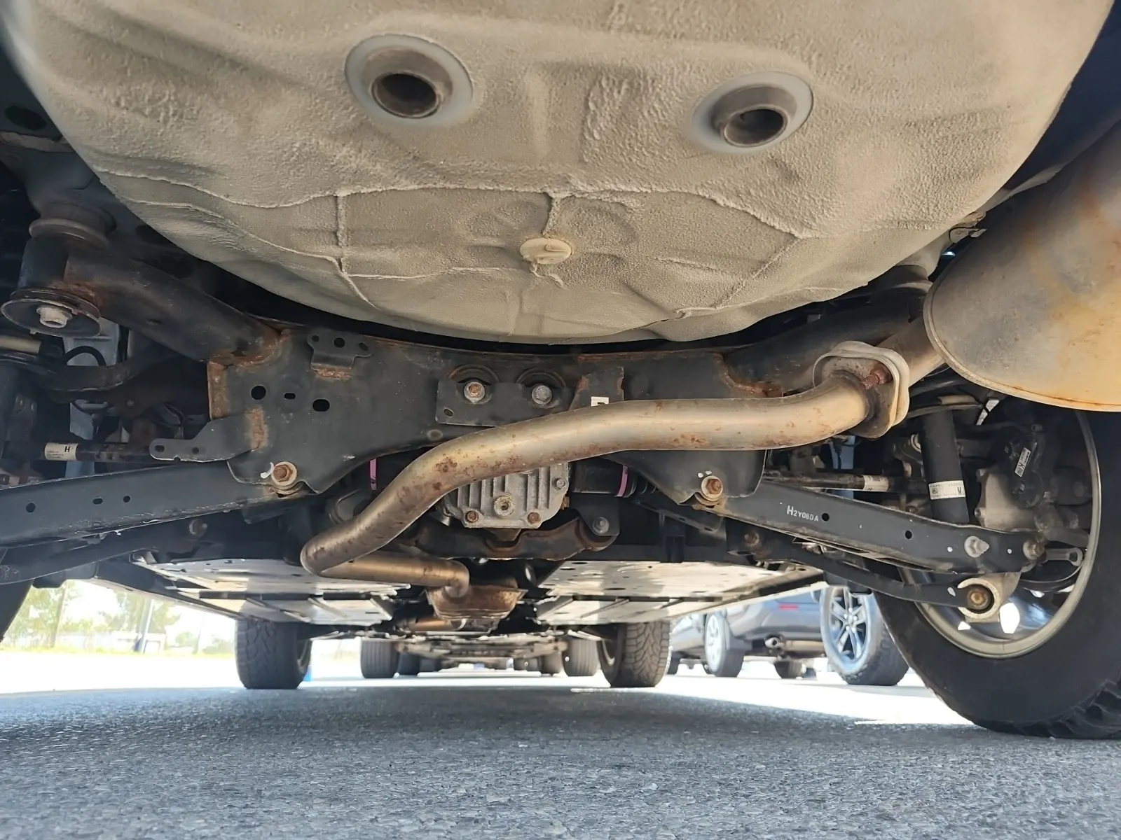 Undercarriage - Rear Photo