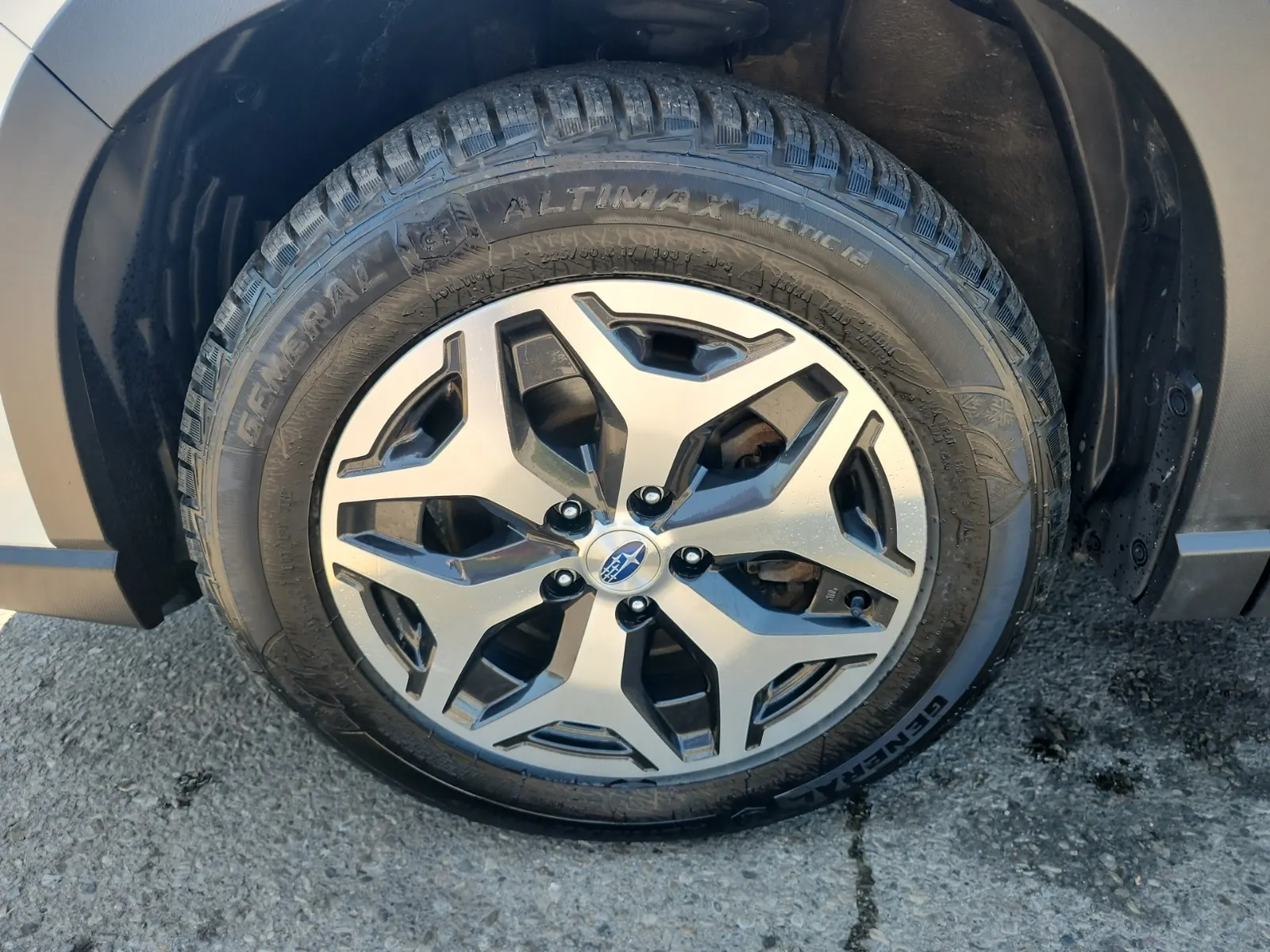 Front driver wheel/tire photo