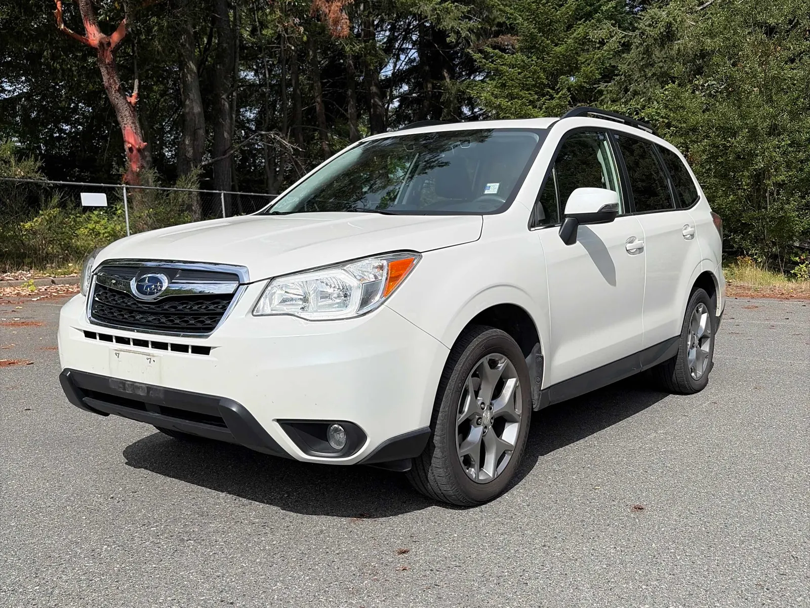 3/4 Front (Main image)