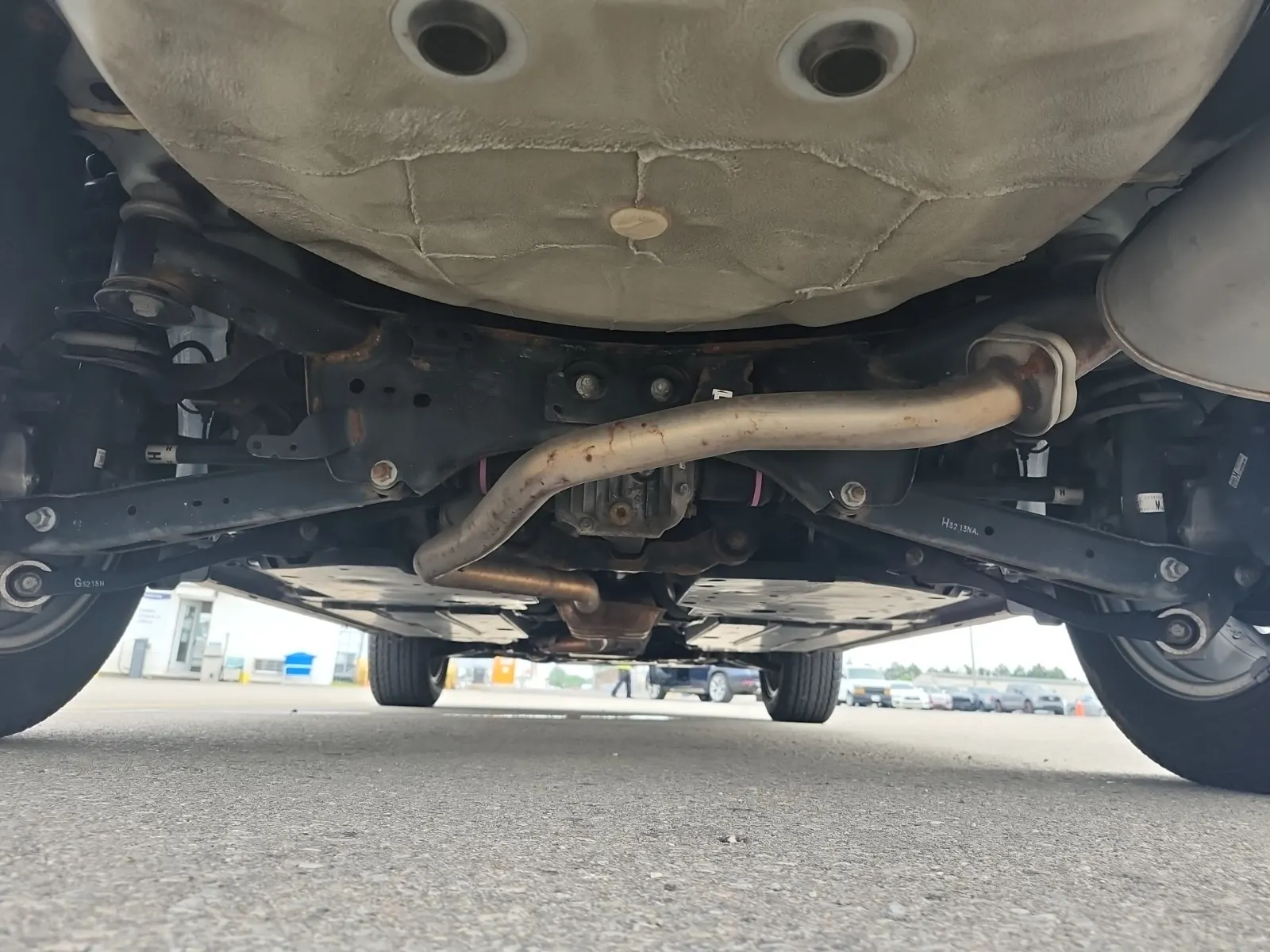 Undercarriage - Rear Photo