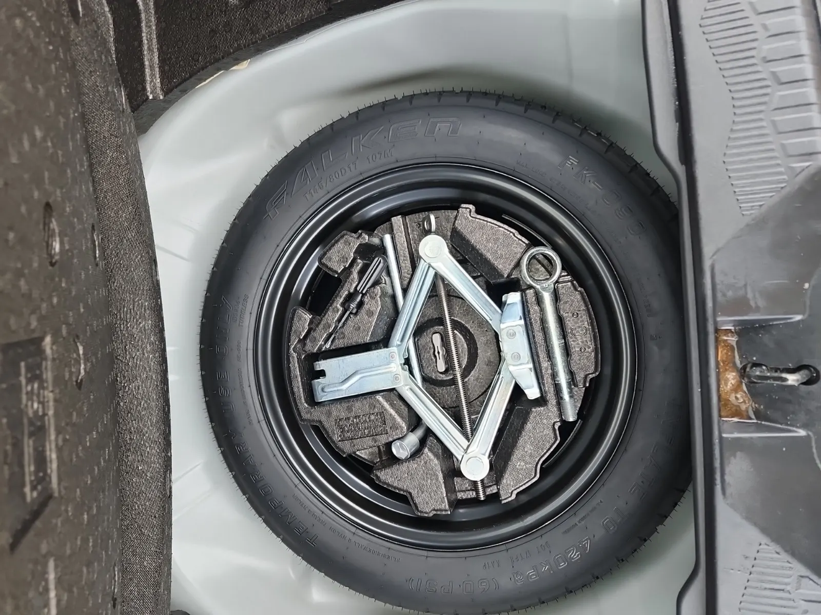 Spare Tire & Wheel Photo