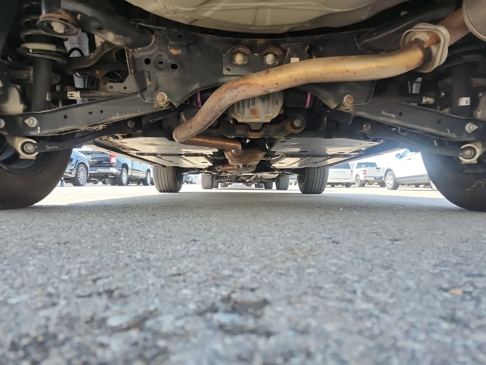 Undercarriage - Rear Photo