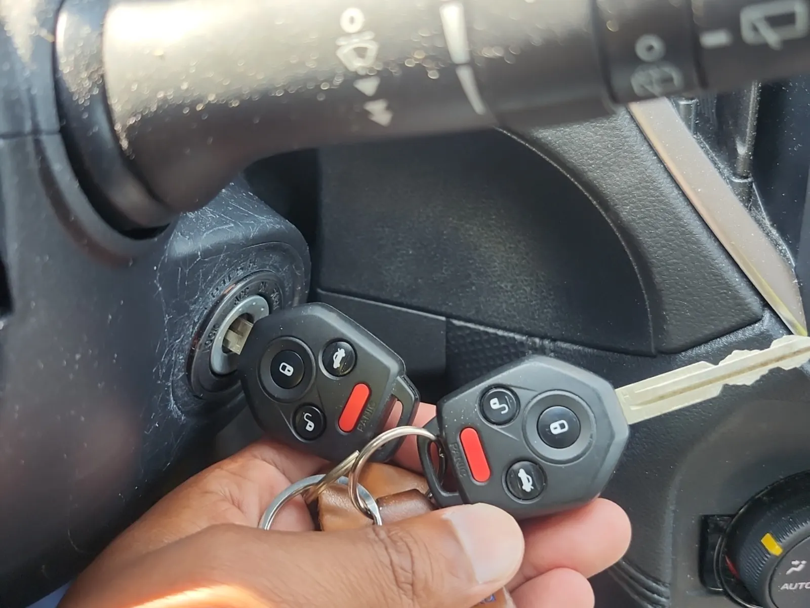 Keys/Fobs/Manual Photo