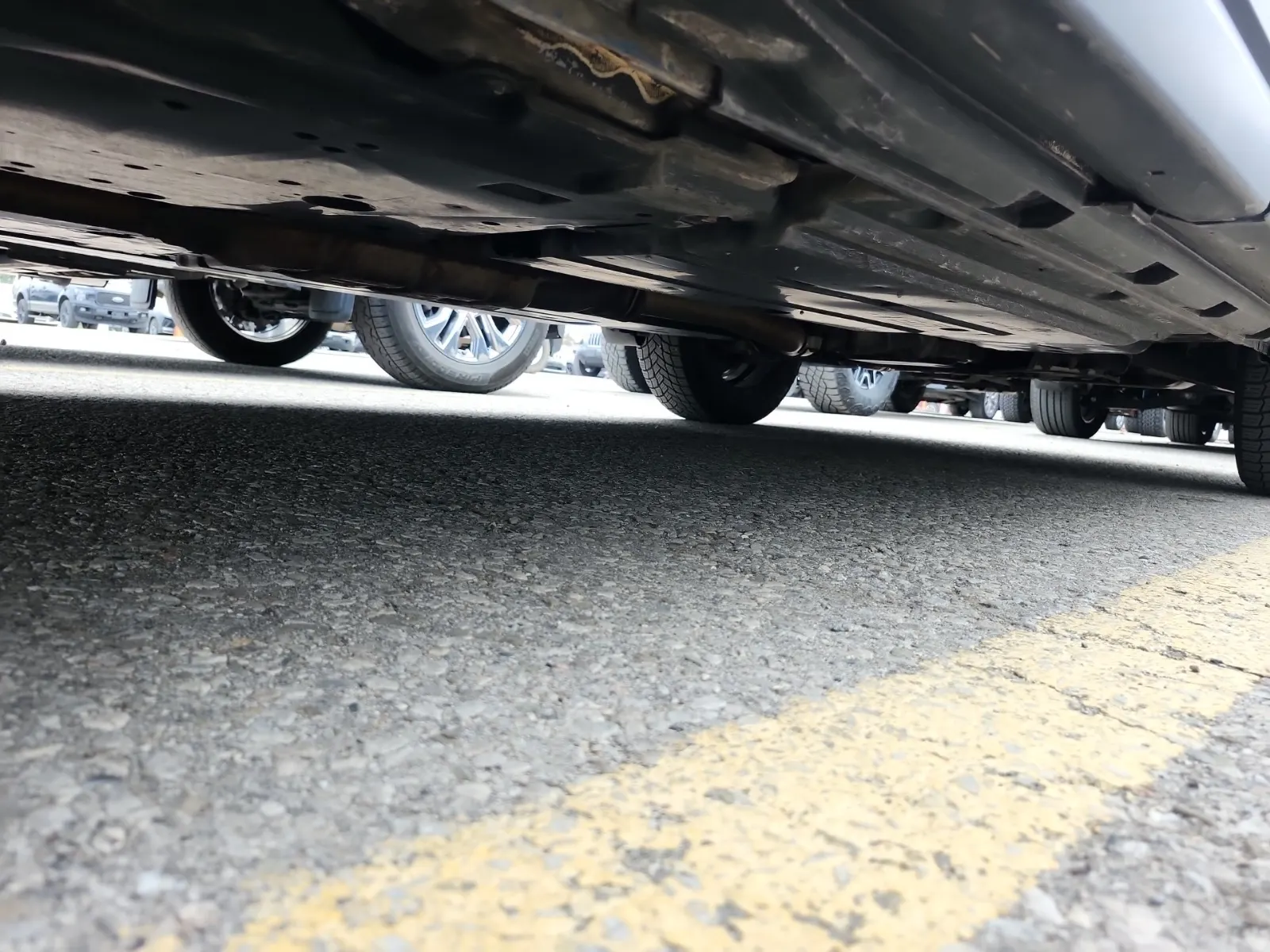 Undercarriage - Passenger Photo