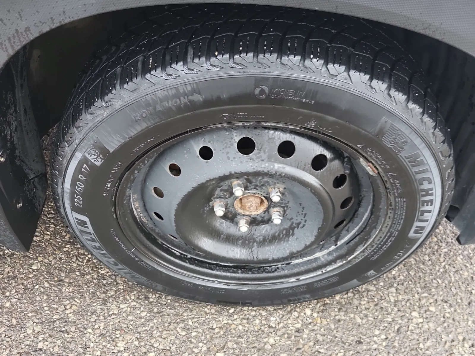 Right Front Wheel/Tire Photo