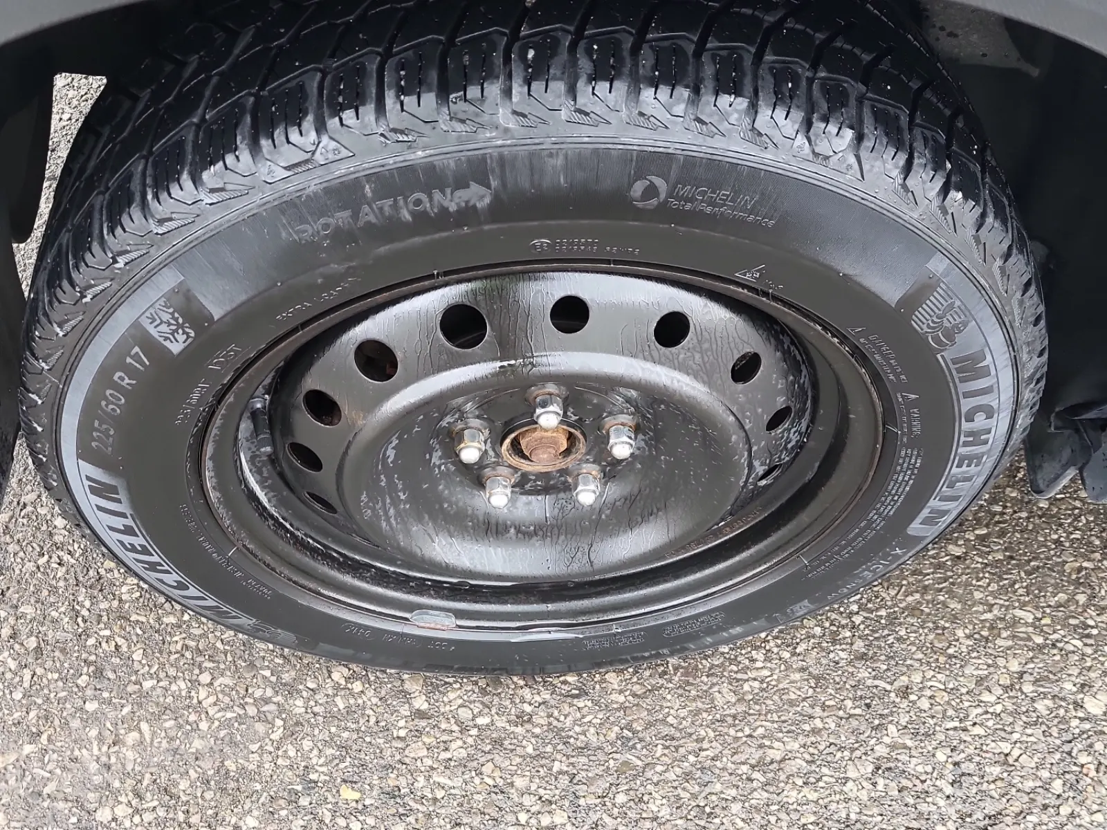 Right Rear Wheel/Tire Photo