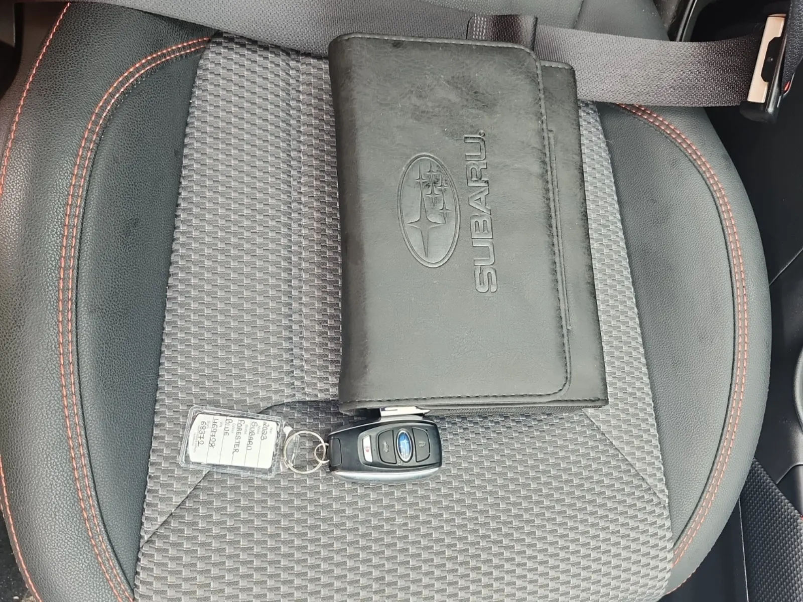 Keys/Fobs/Manual Photo