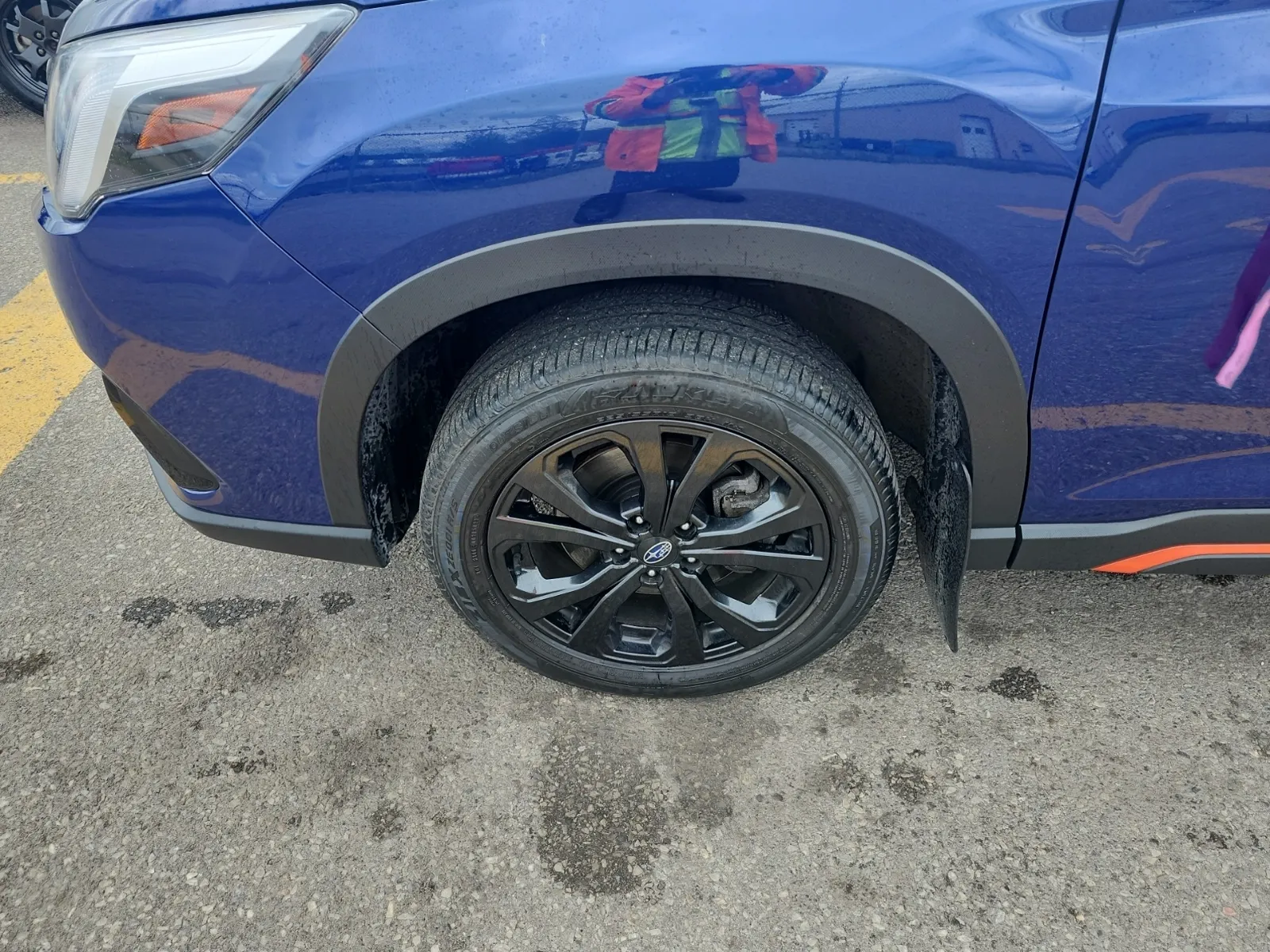 Front driver wheel/tire photo