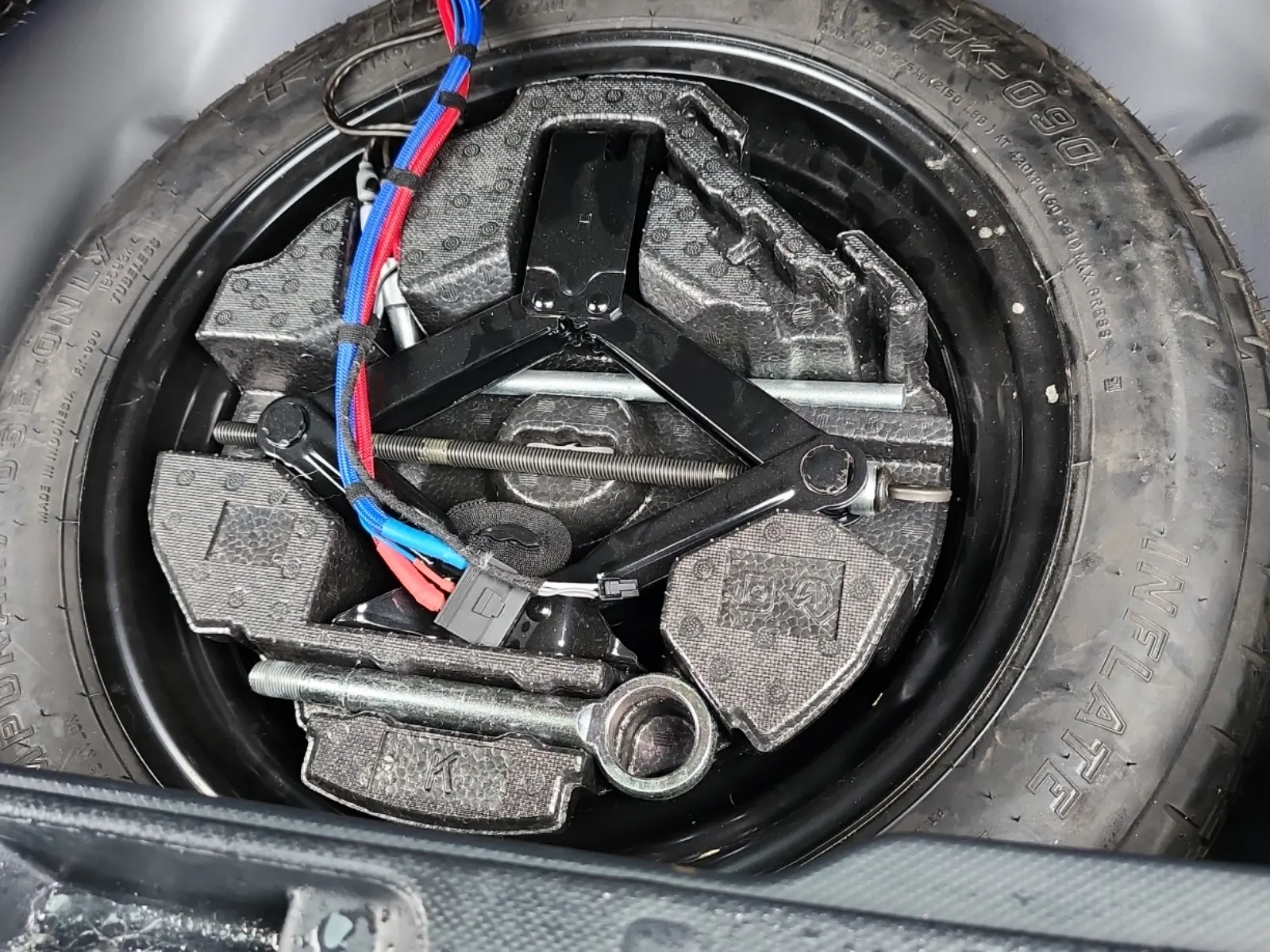 Spare Tire & Wheel Photo